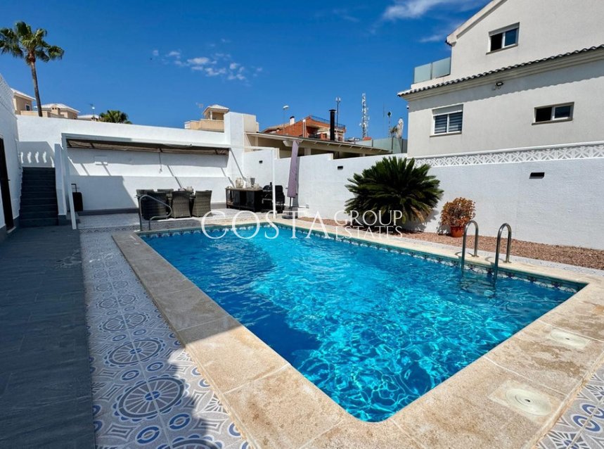 Resale - Villa -
Torrevieja - Torrevieja Centro