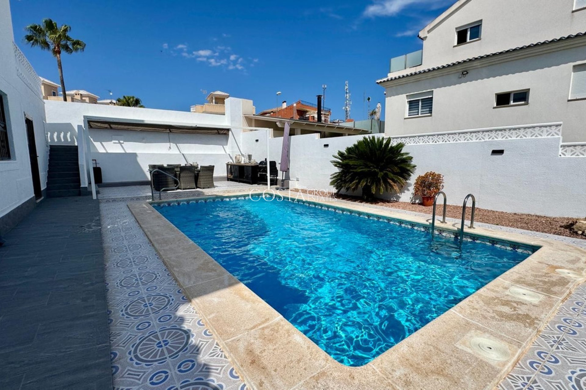 Resale - Villa -
Torrevieja - Torrevieja Centro