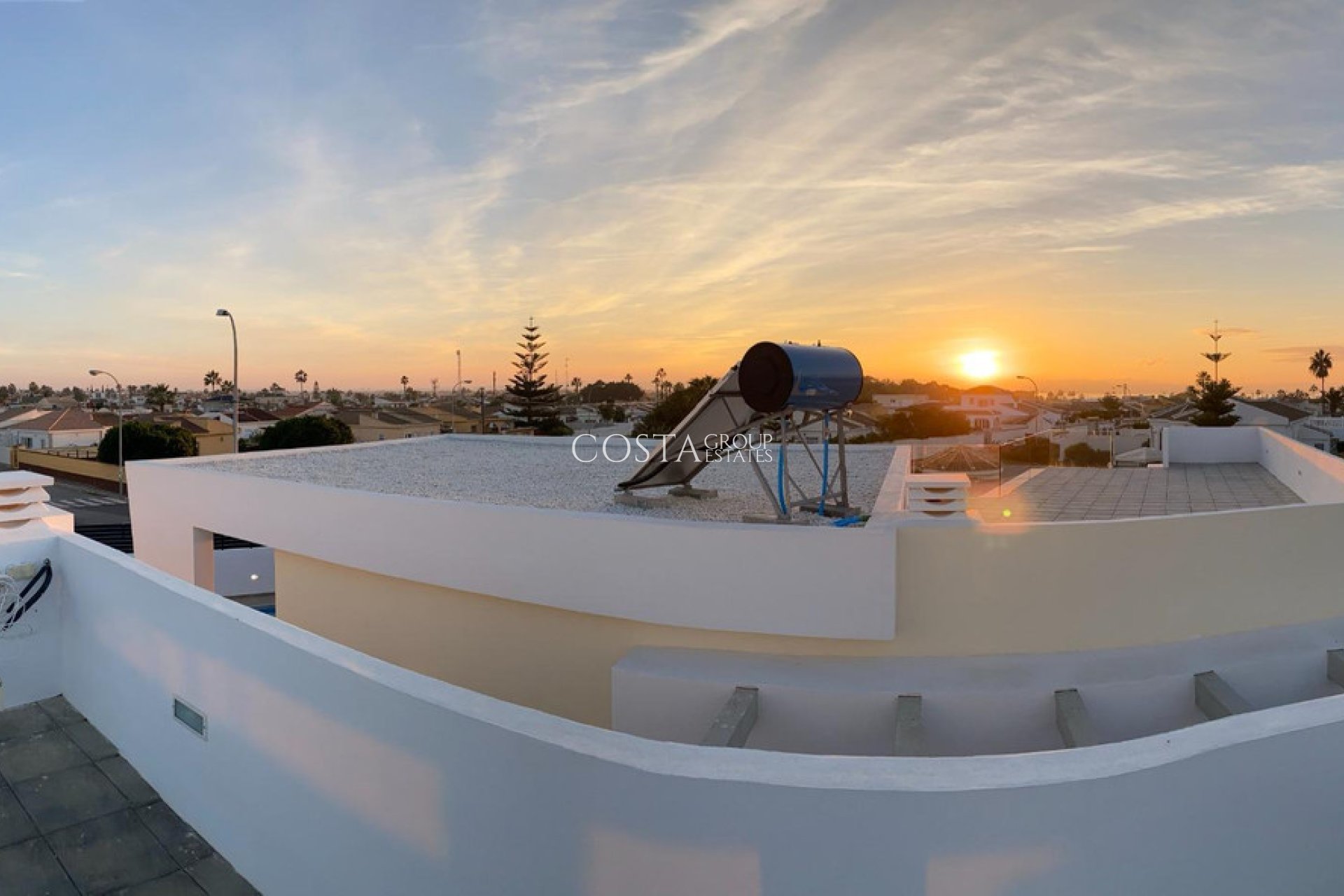 Resale - Villa -
Torrevieja - Torrevieja Centro