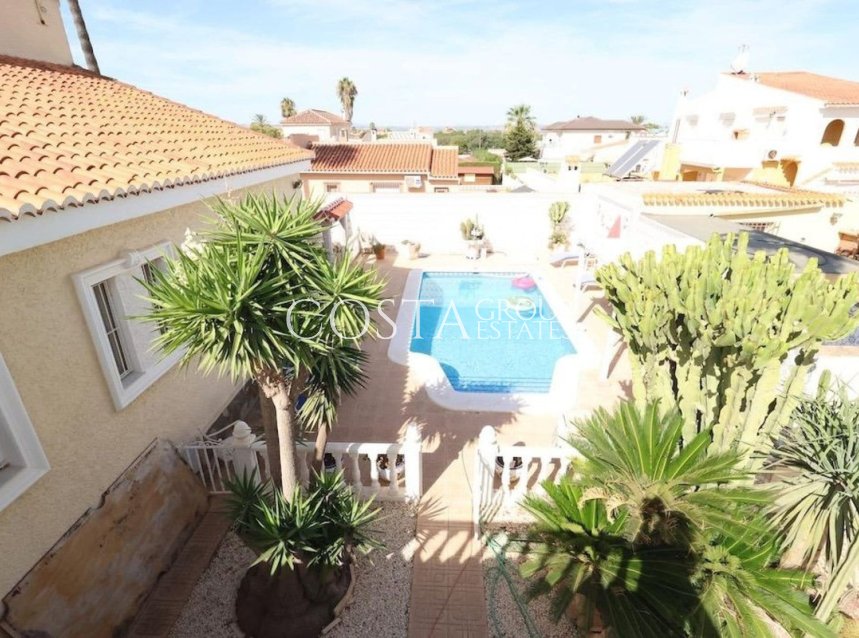Resale - Villa -
Torrevieja - Torrevieja Centro