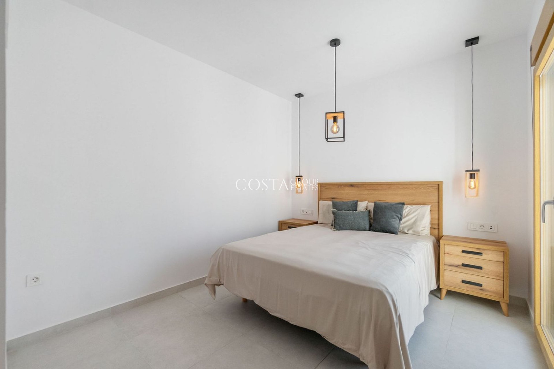 Resale - Villa -
Torrevieja - Torrevieja Centro