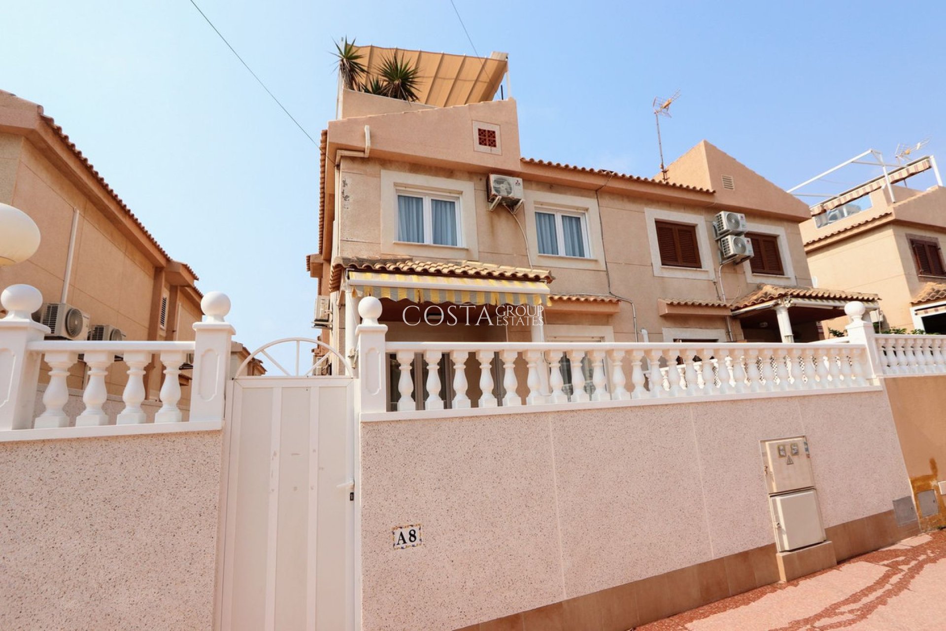 Resale - Villa -
Torrevieja - Torrevieja Centro