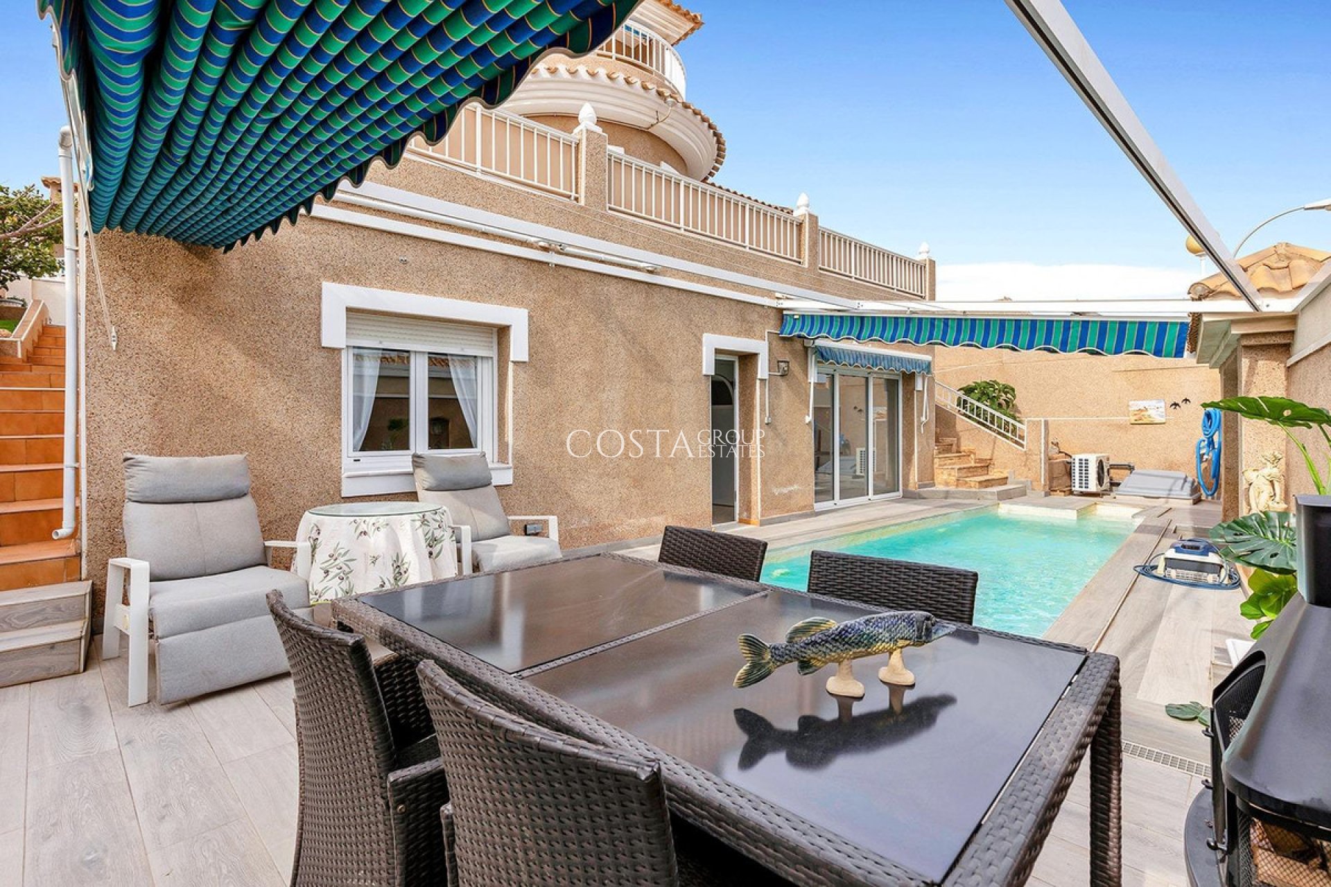 Resale - Villa -
Torrevieja - Torrevieja Centro