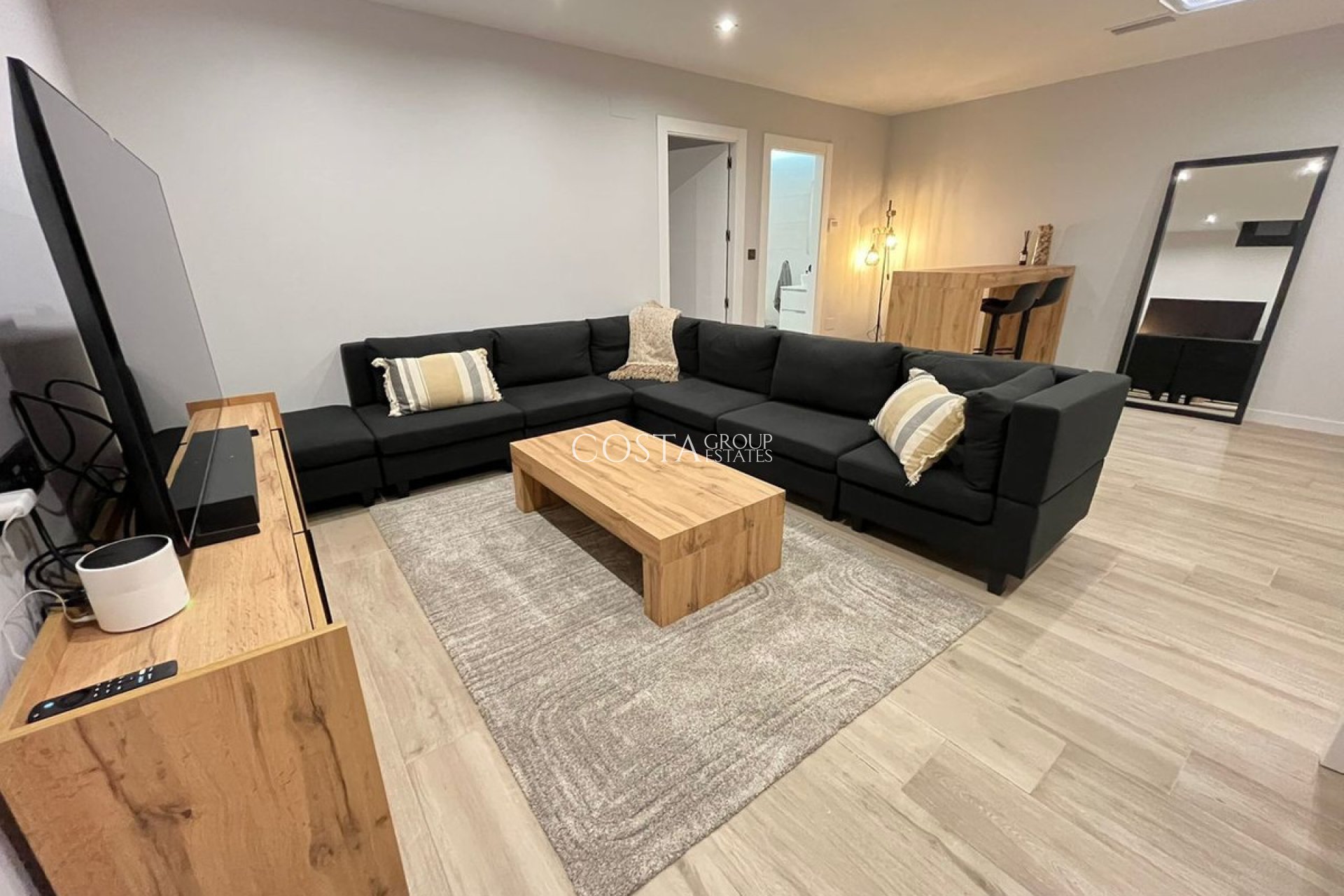 Resale - Villa -
Torrevieja - Torrevieja Centro