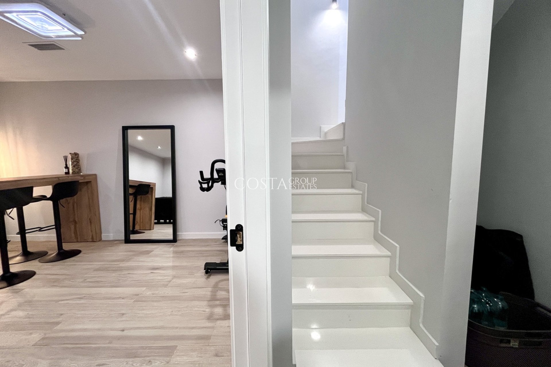 Resale - Villa -
Torrevieja - Torrevieja Centro