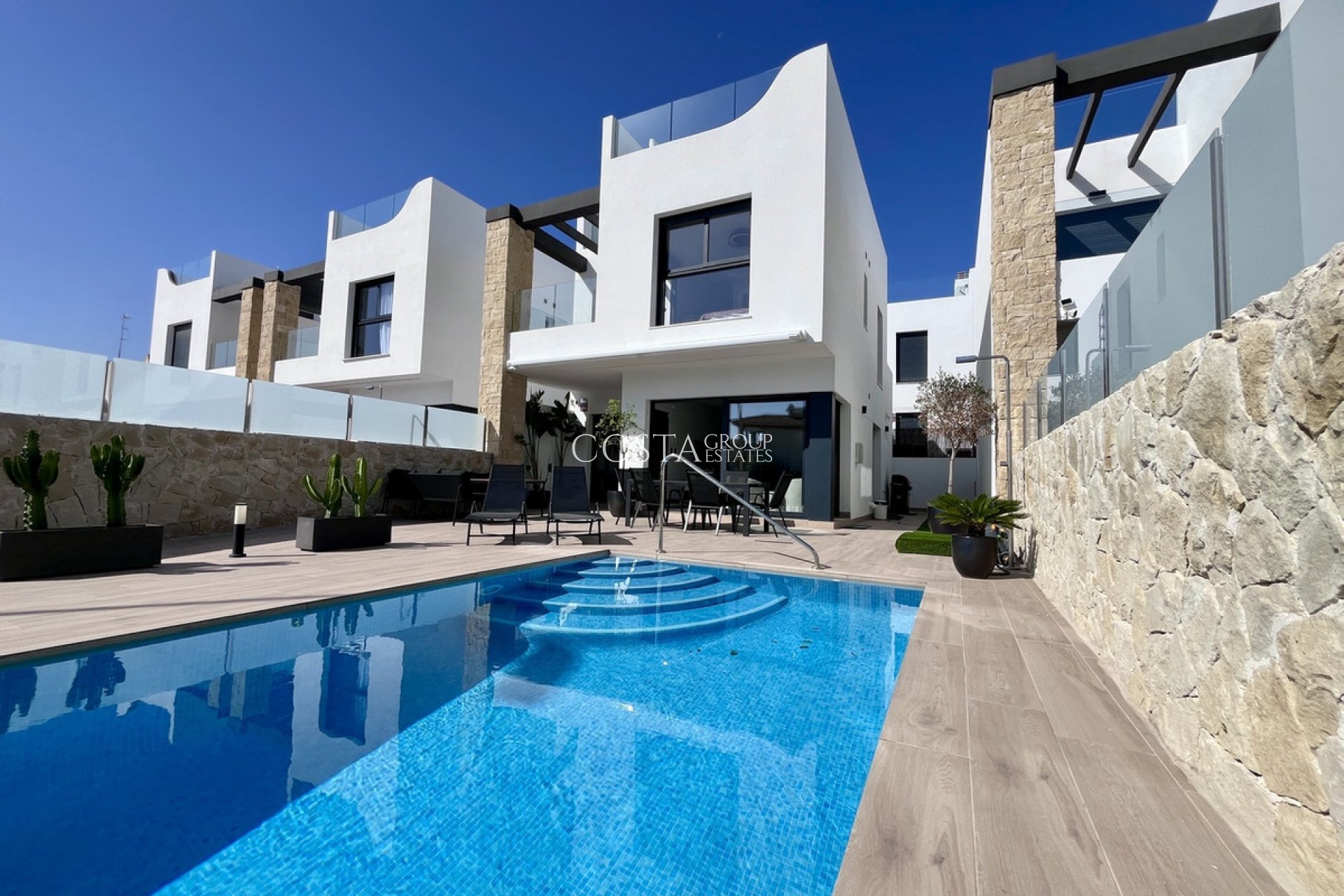Resale - Villa -
Torrevieja - Torrevieja Centro