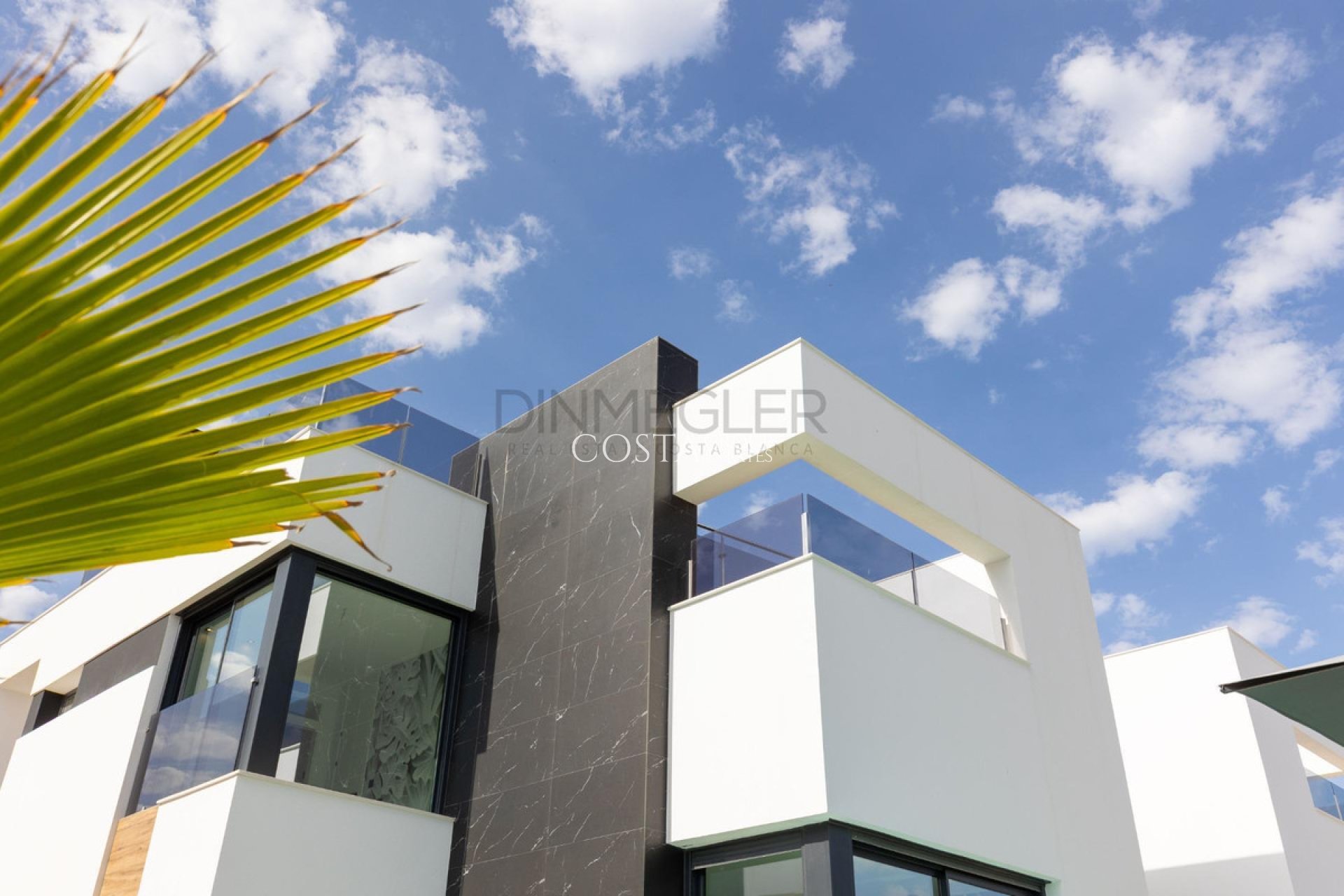 Resale - Villa -
Torrevieja - Torrevieja Centro