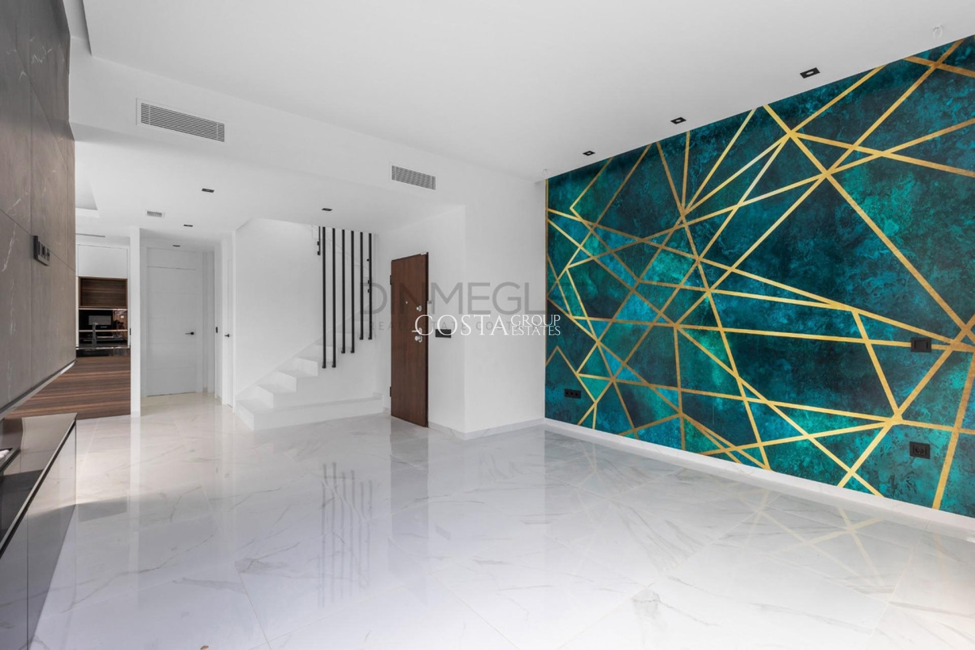 Resale - Villa -
Torrevieja - Torrevieja Centro