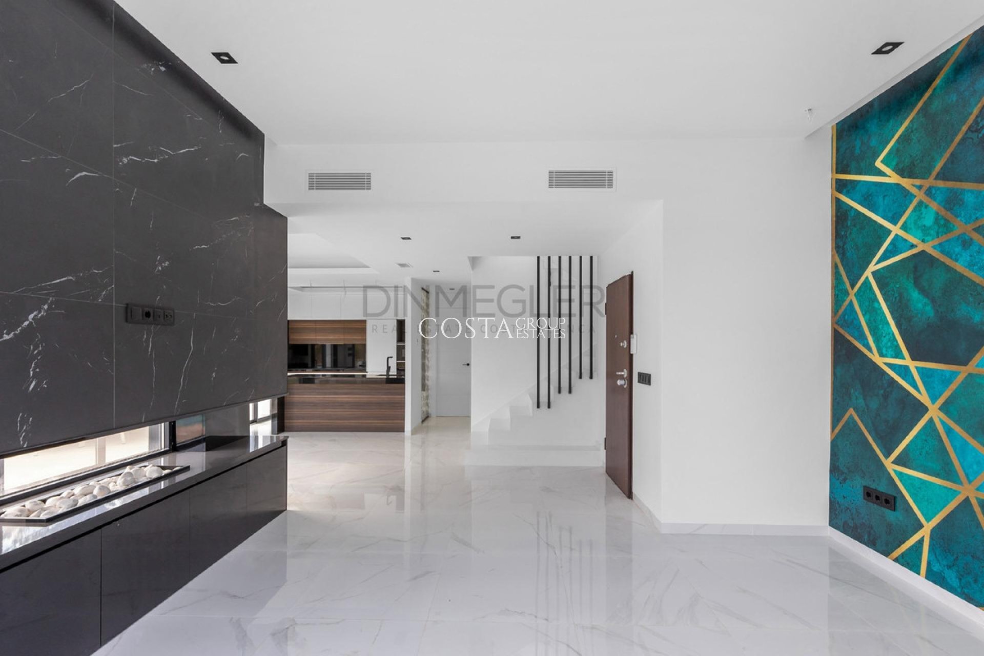 Resale - Villa -
Torrevieja - Torrevieja Centro