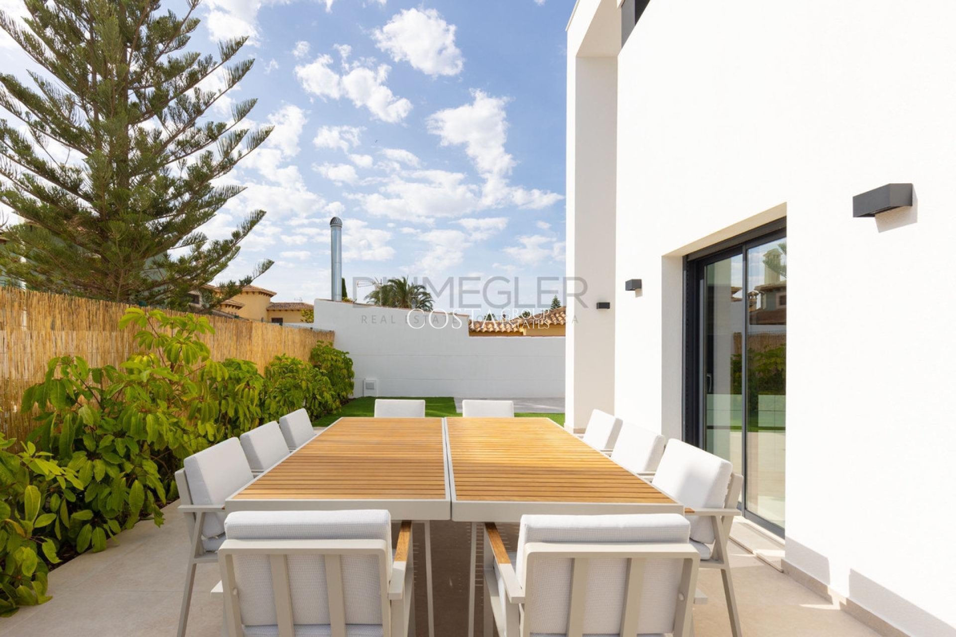 Resale - Villa -
Torrevieja - Torrevieja Centro