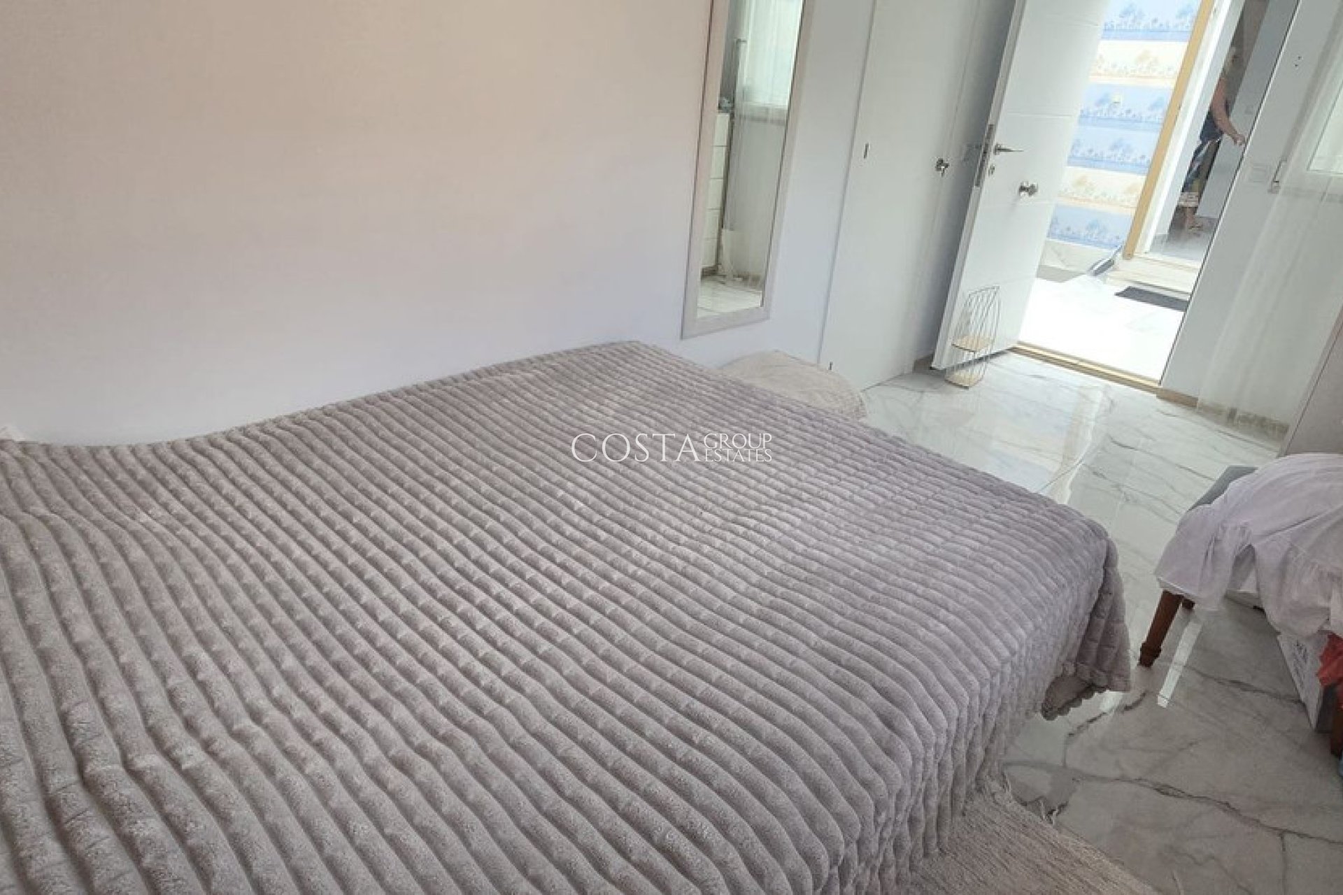 Resale - Villa -
Torrevieja - Torrevieja Centro