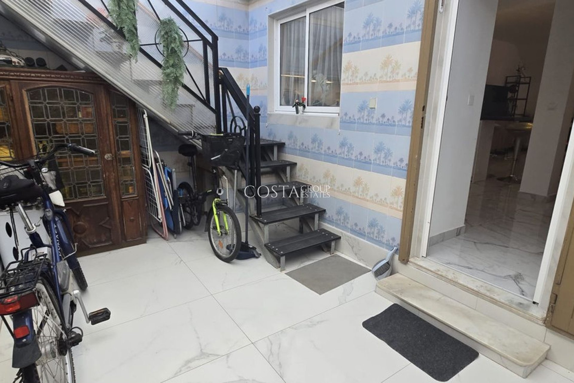 Resale - Villa -
Torrevieja - Torrevieja Centro