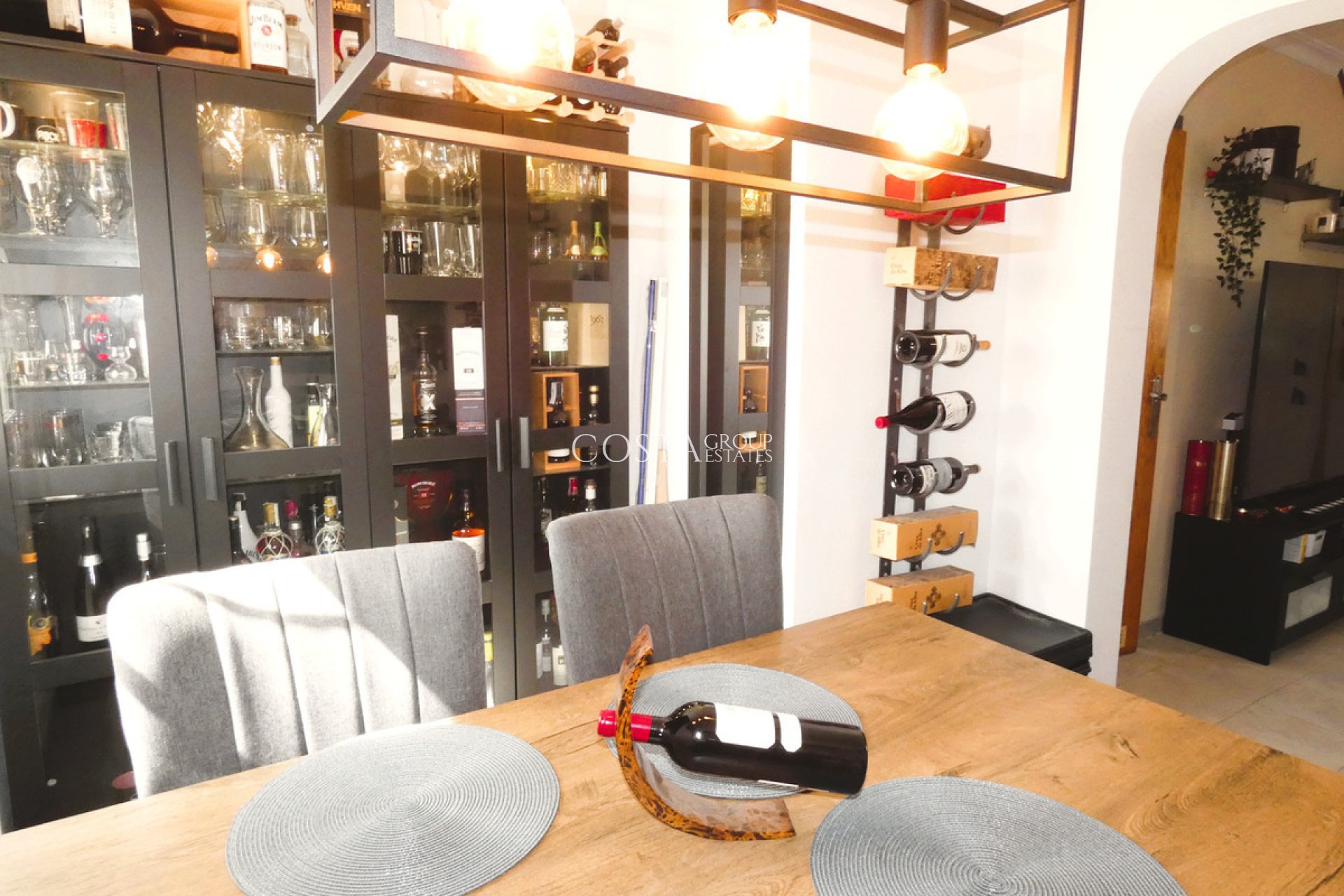 Resale - Villa -
Torrevieja - Torrevieja Centro