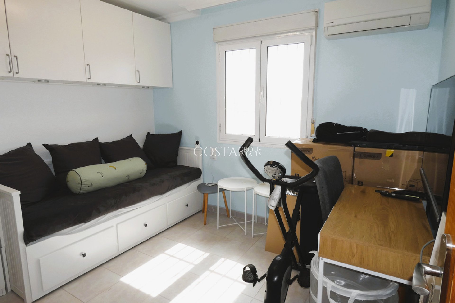 Resale - Villa -
Torrevieja - Torrevieja Centro