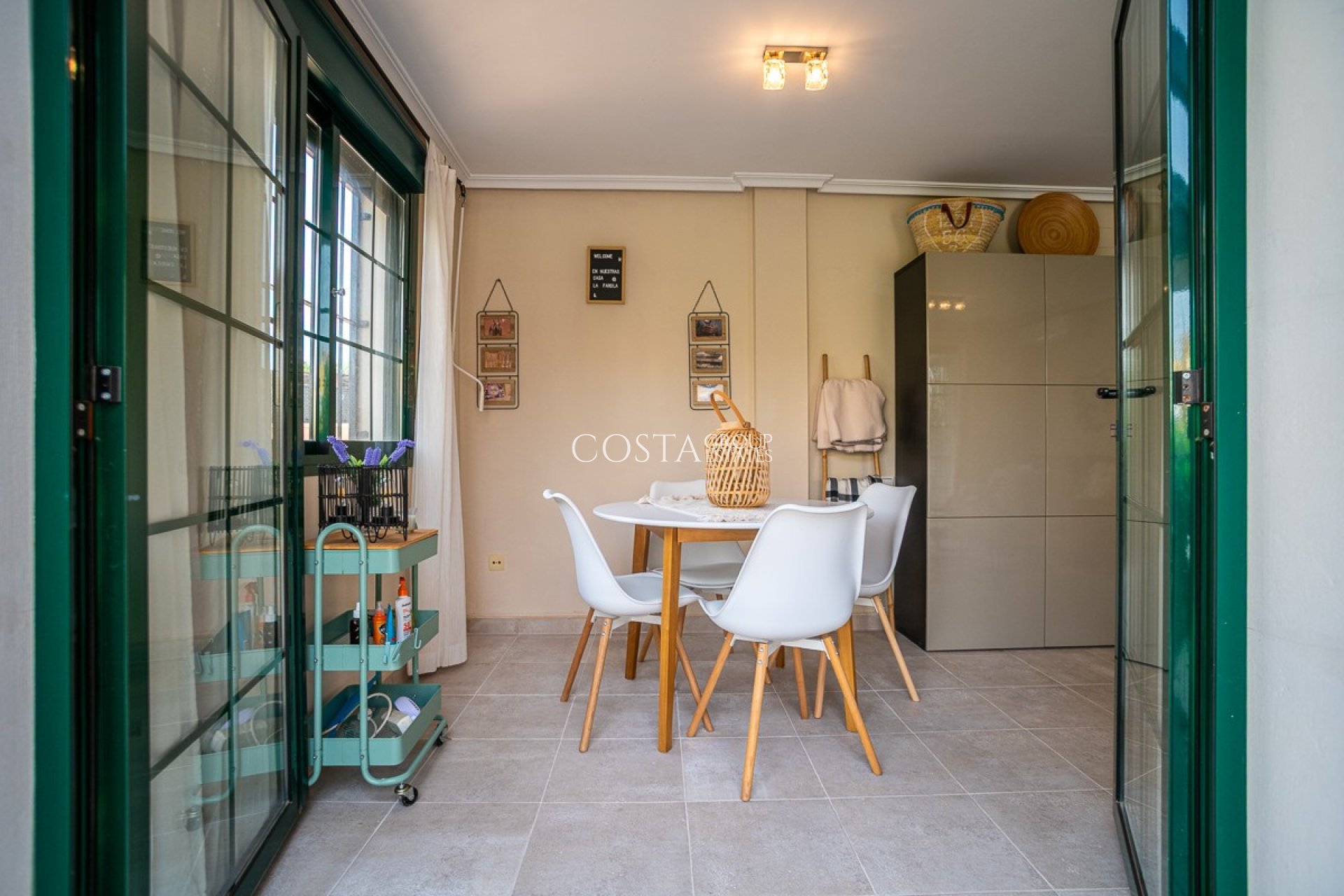 Resale - Villa -
Torrevieja - Torrevieja Centro