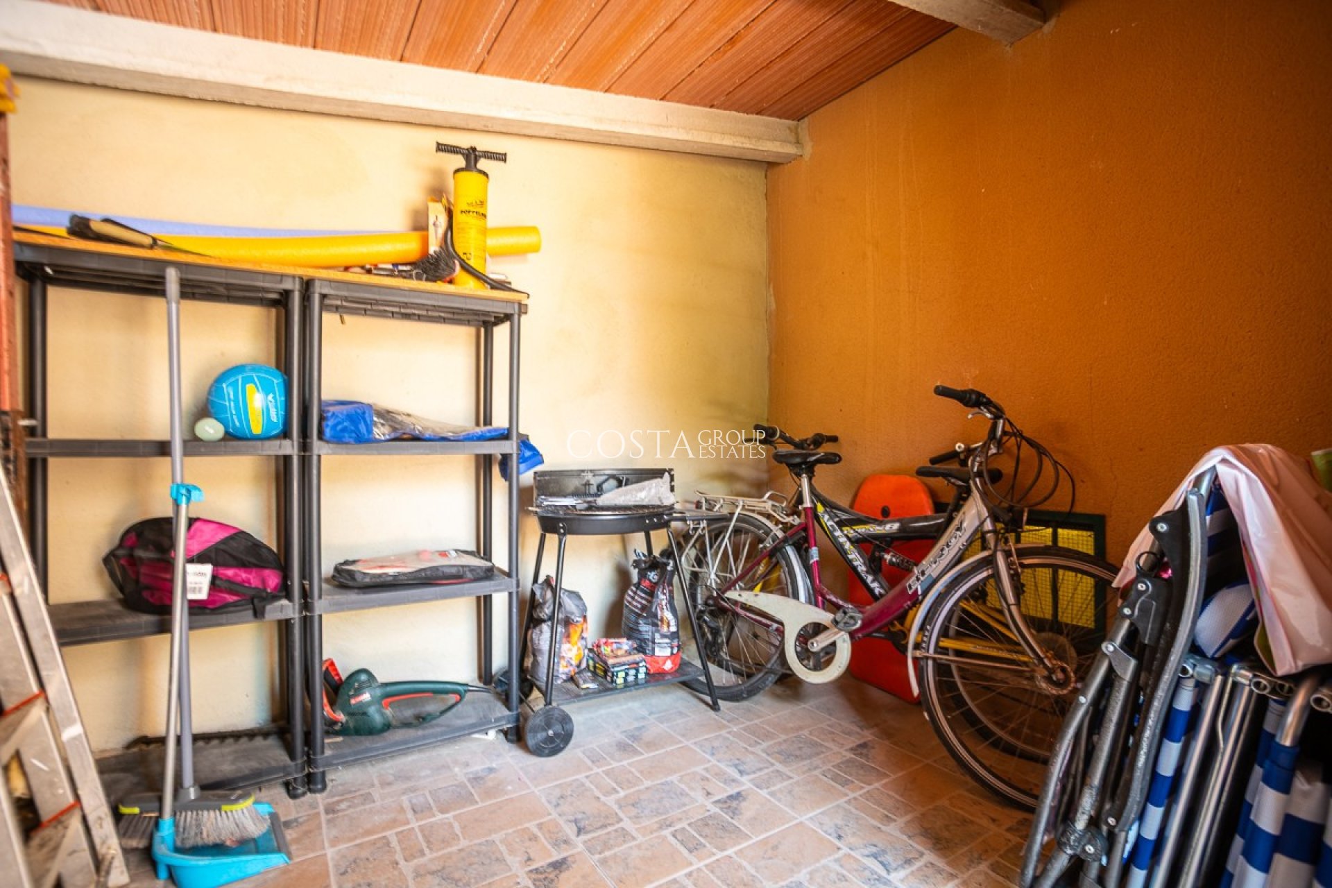 Resale - Villa -
Torrevieja - Torrevieja Centro