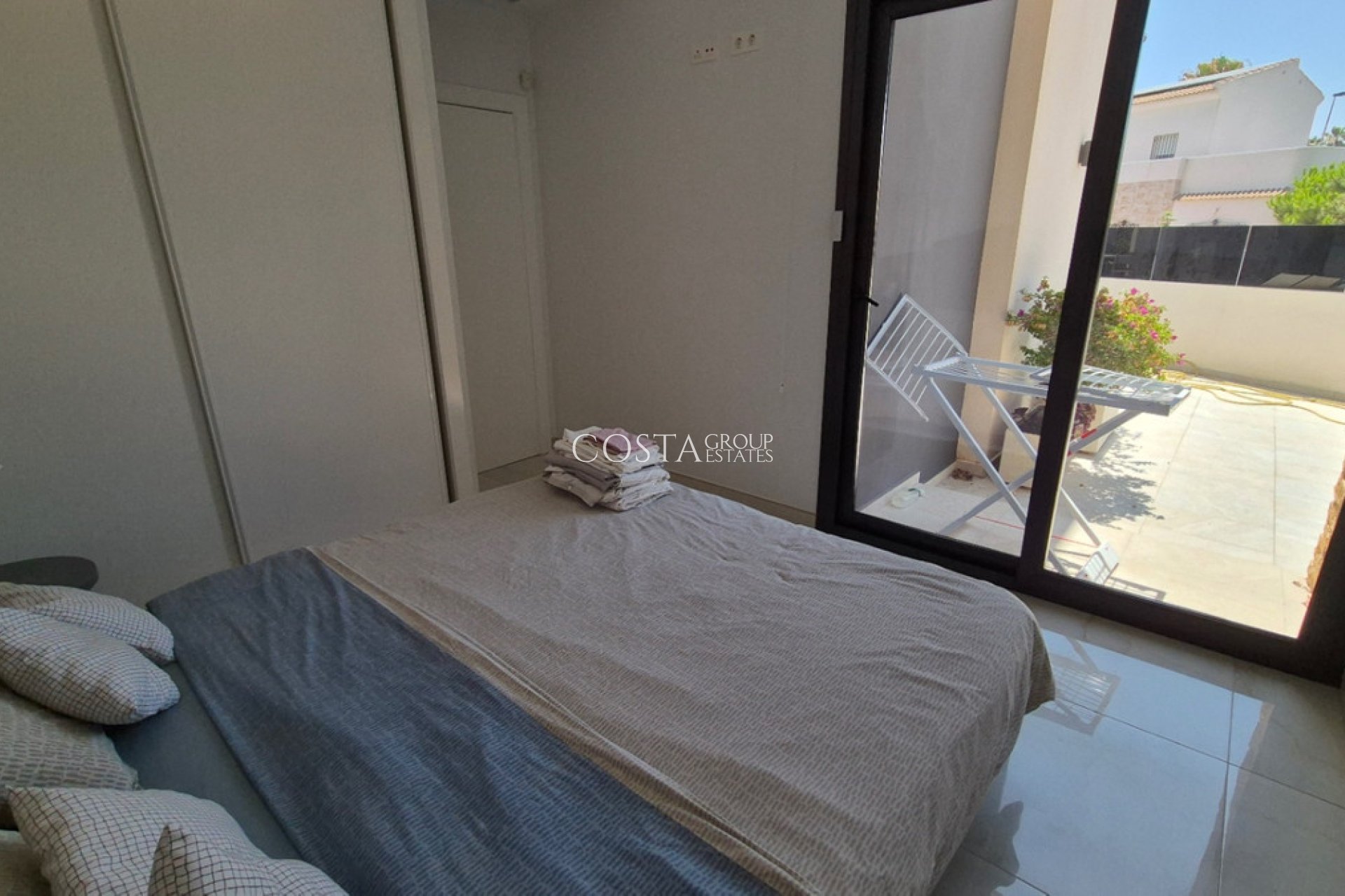 Resale - Villa -
Torrevieja - Torrevieja Centro