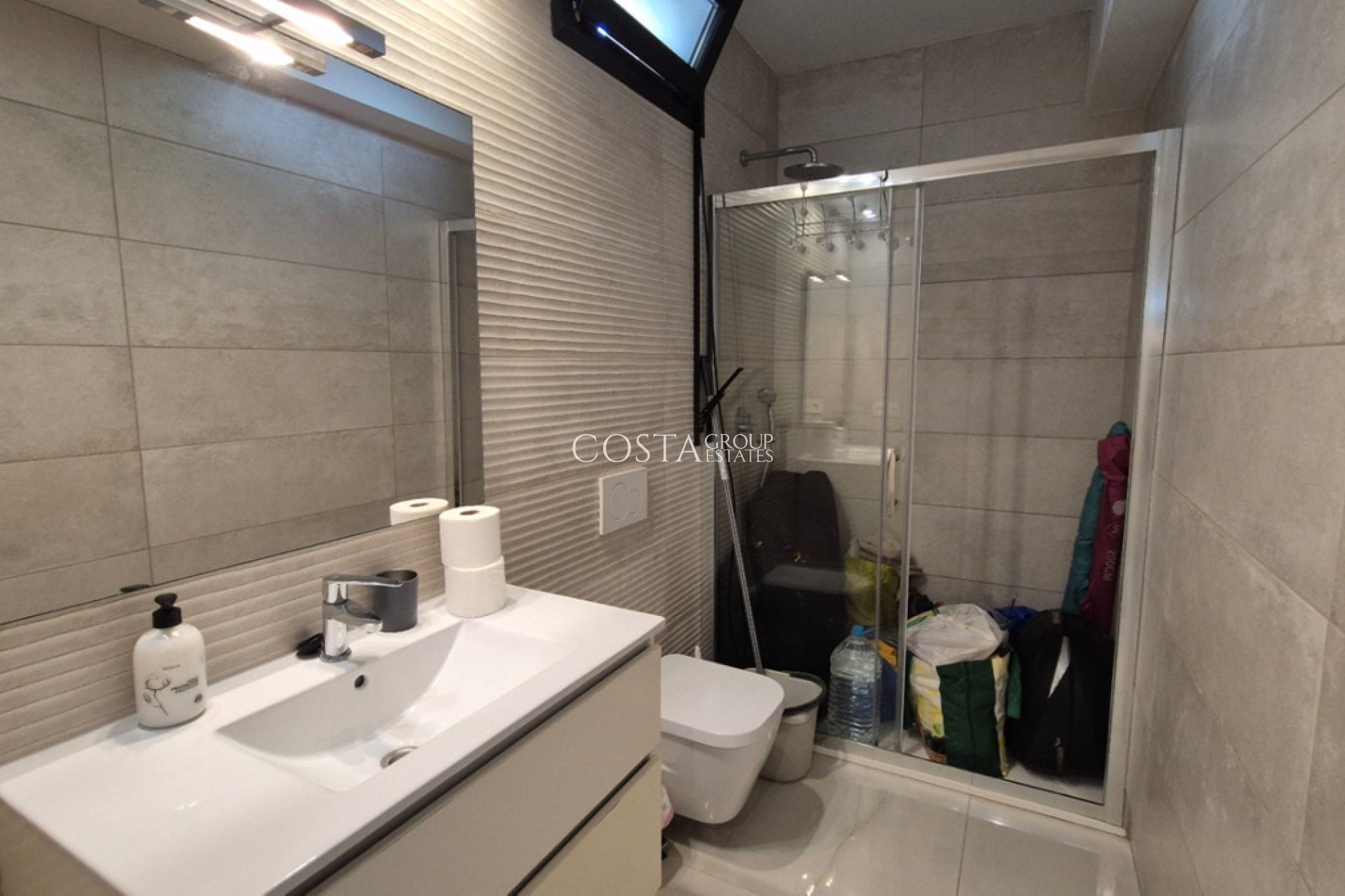 Resale - Villa -
Torrevieja - Torrevieja Centro