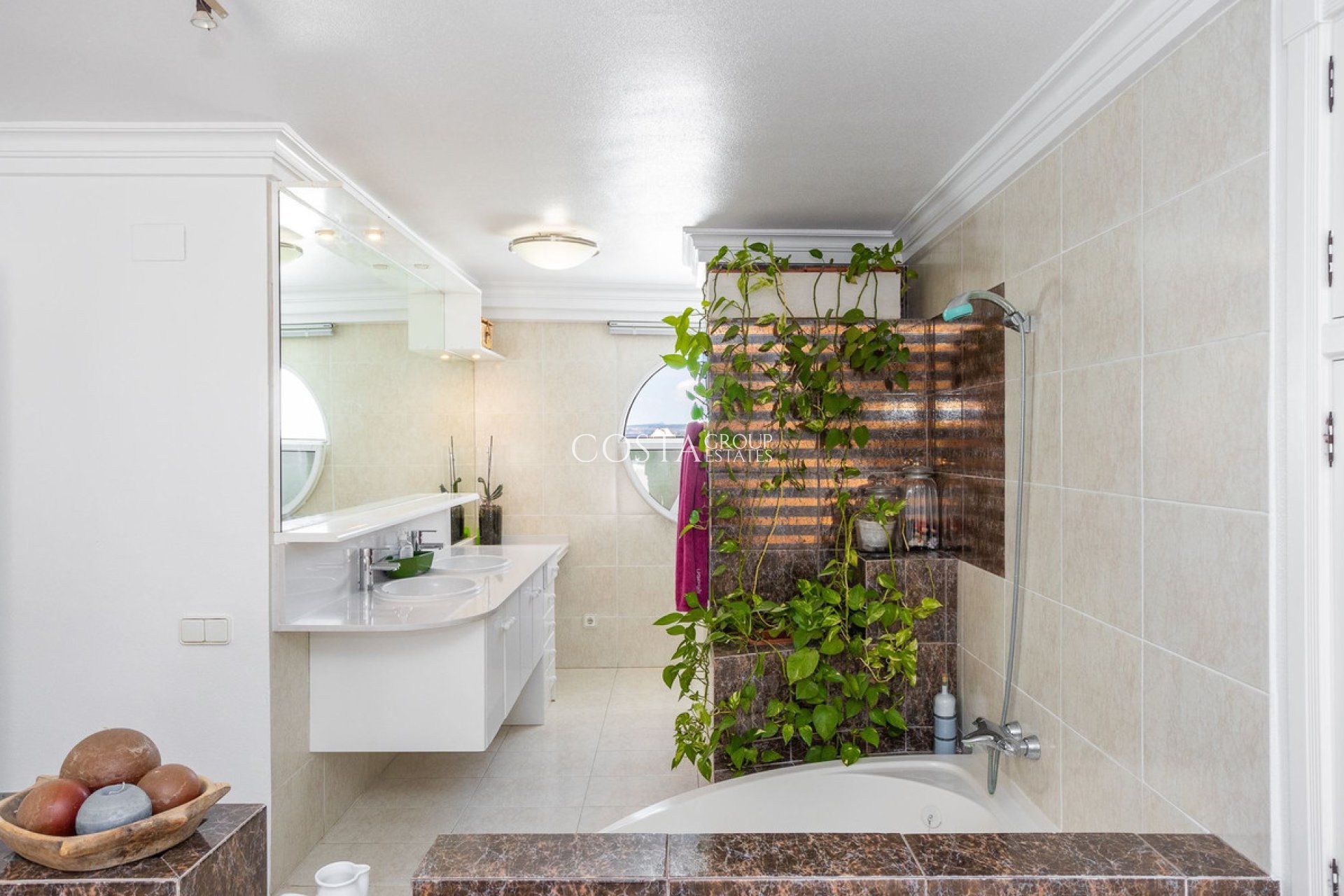 Resale - Villa -
Torrevieja - Torrevieja Centro