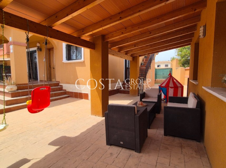 Resale - Villa -
Torrevieja