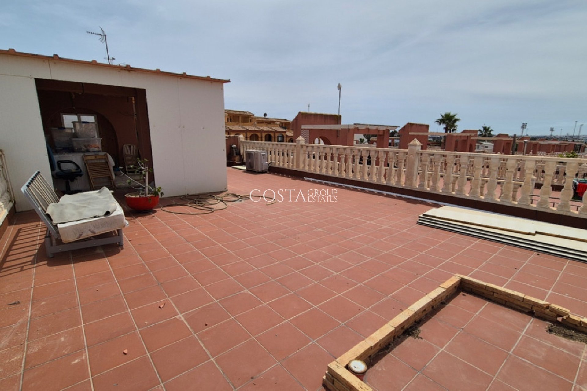 Resale - Villa -
Torrevieja