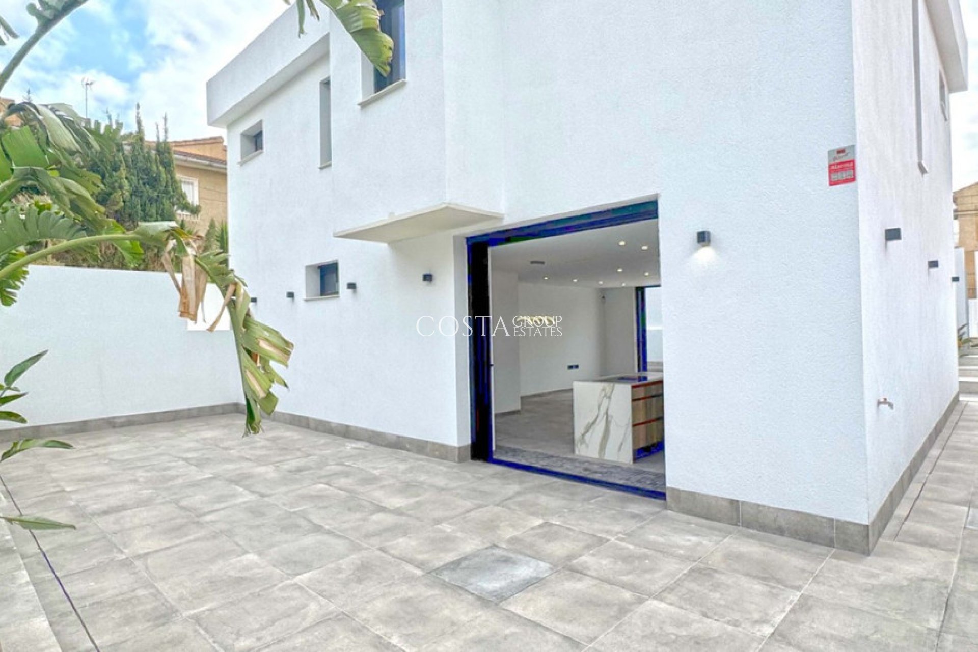 Resale - Villa -
Torrevieja