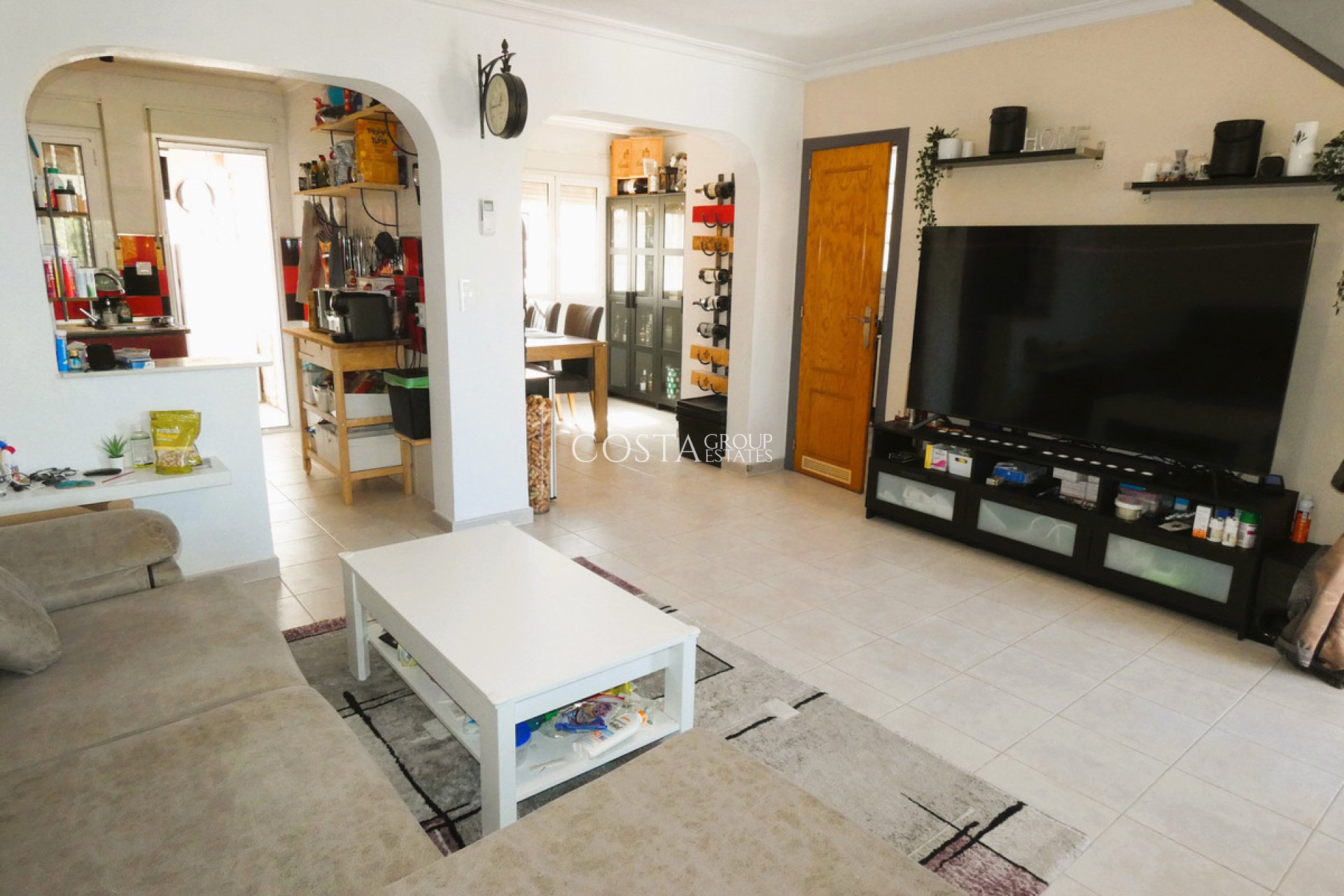 Resale - Villa -
Torrevieja