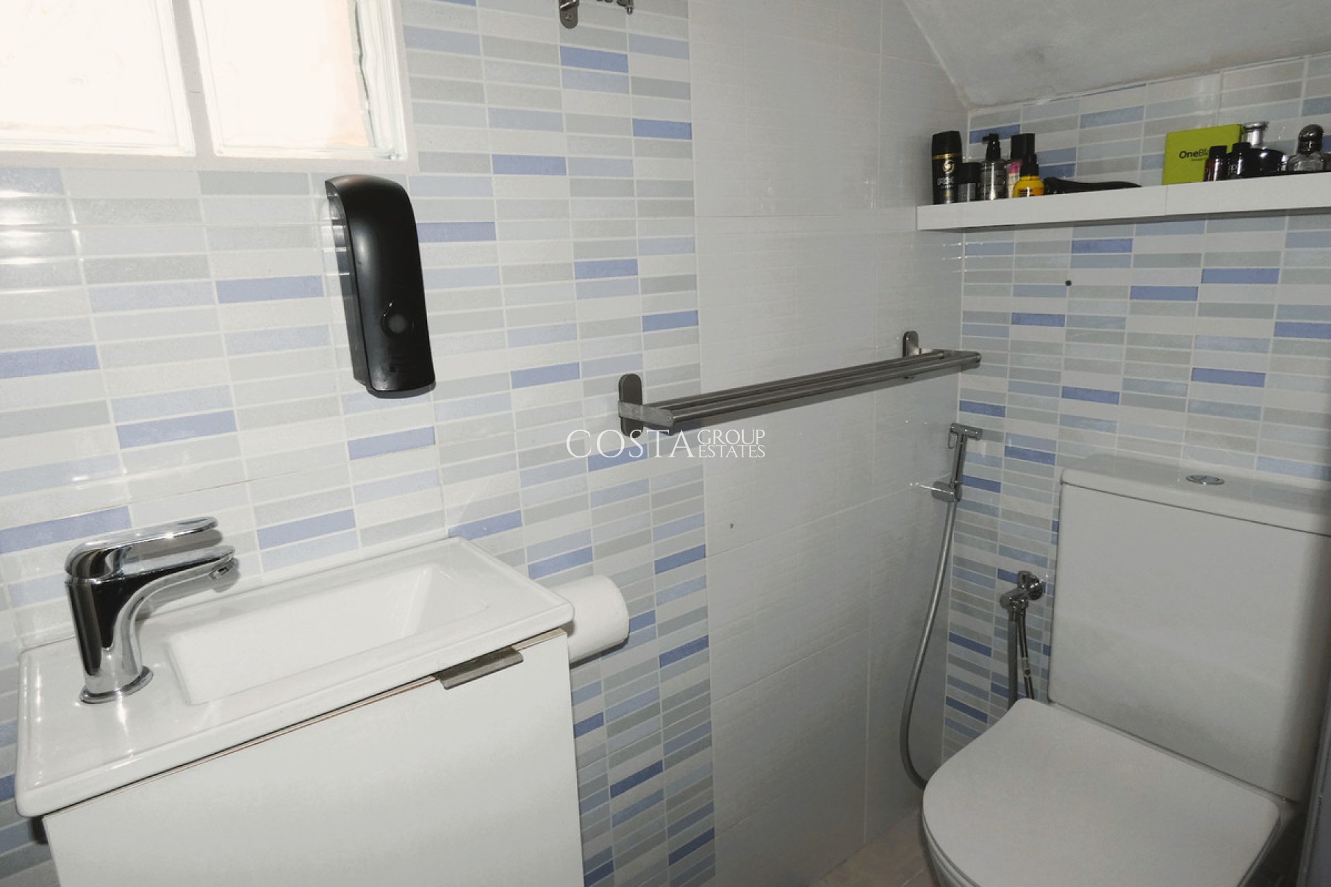 Resale - Villa -
Torrevieja