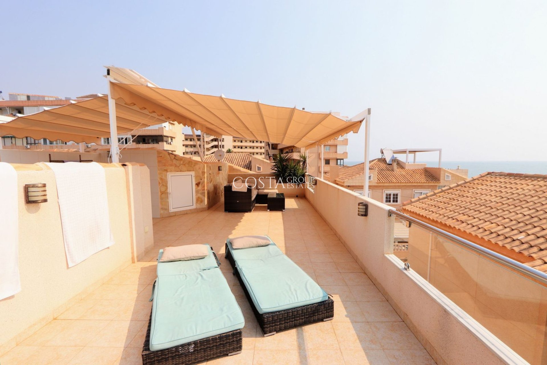 Resale - Villa -
Torrevieja