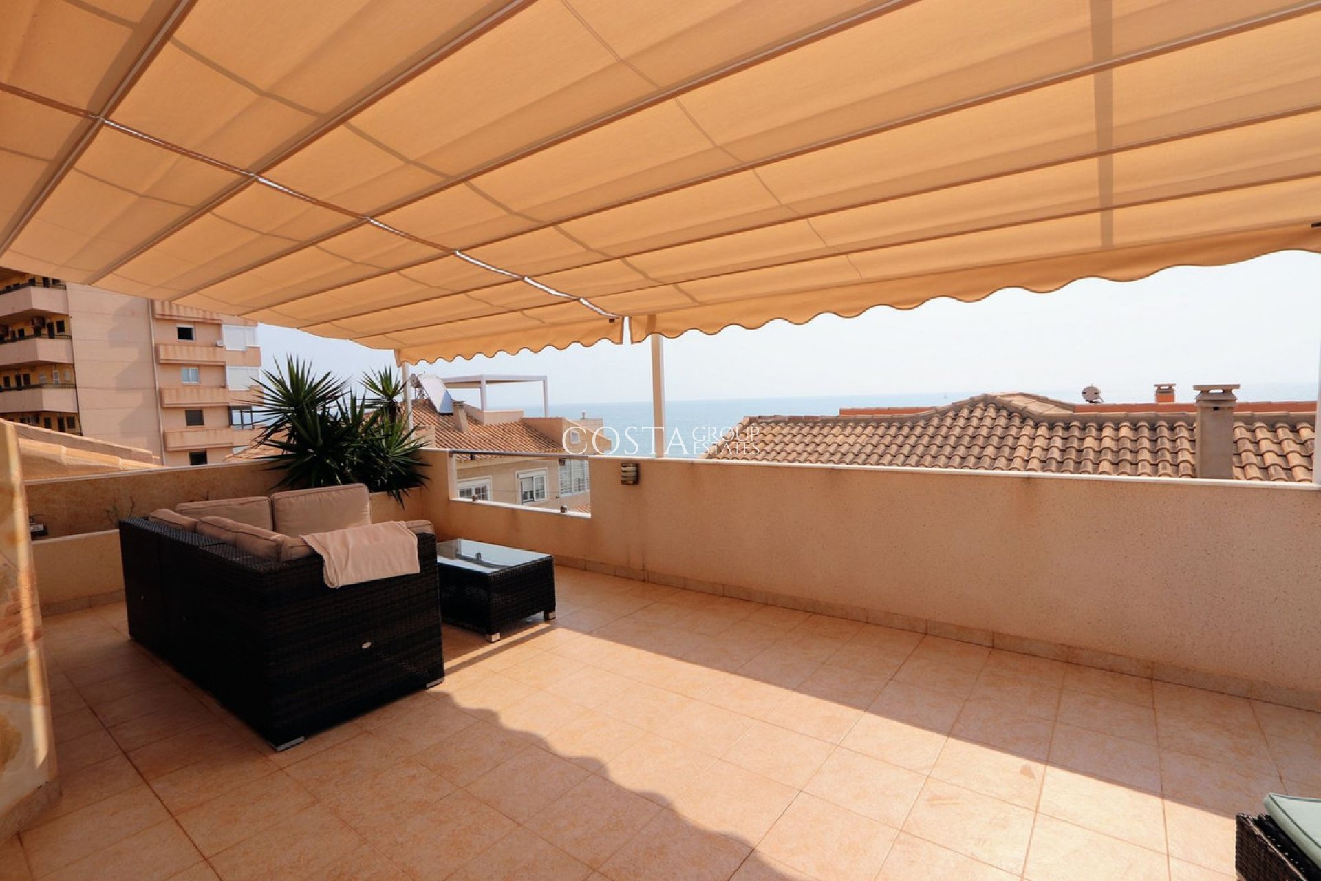 Resale - Villa -
Torrevieja