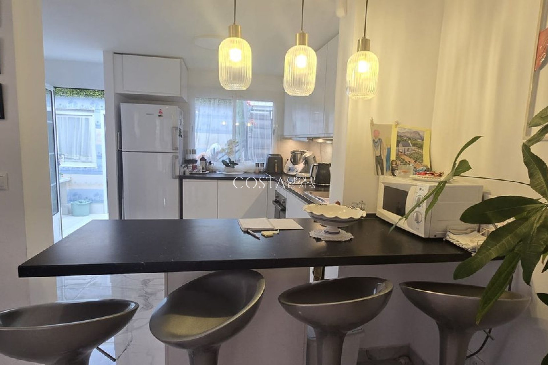 Resale - Villa -
Torrevieja