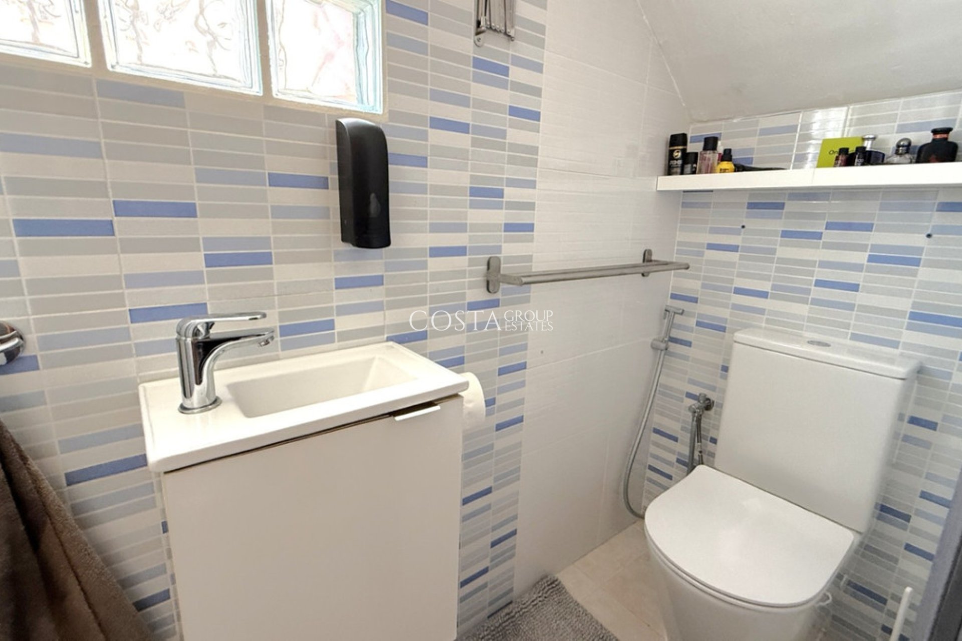 Resale - Villa -
Torrevieja