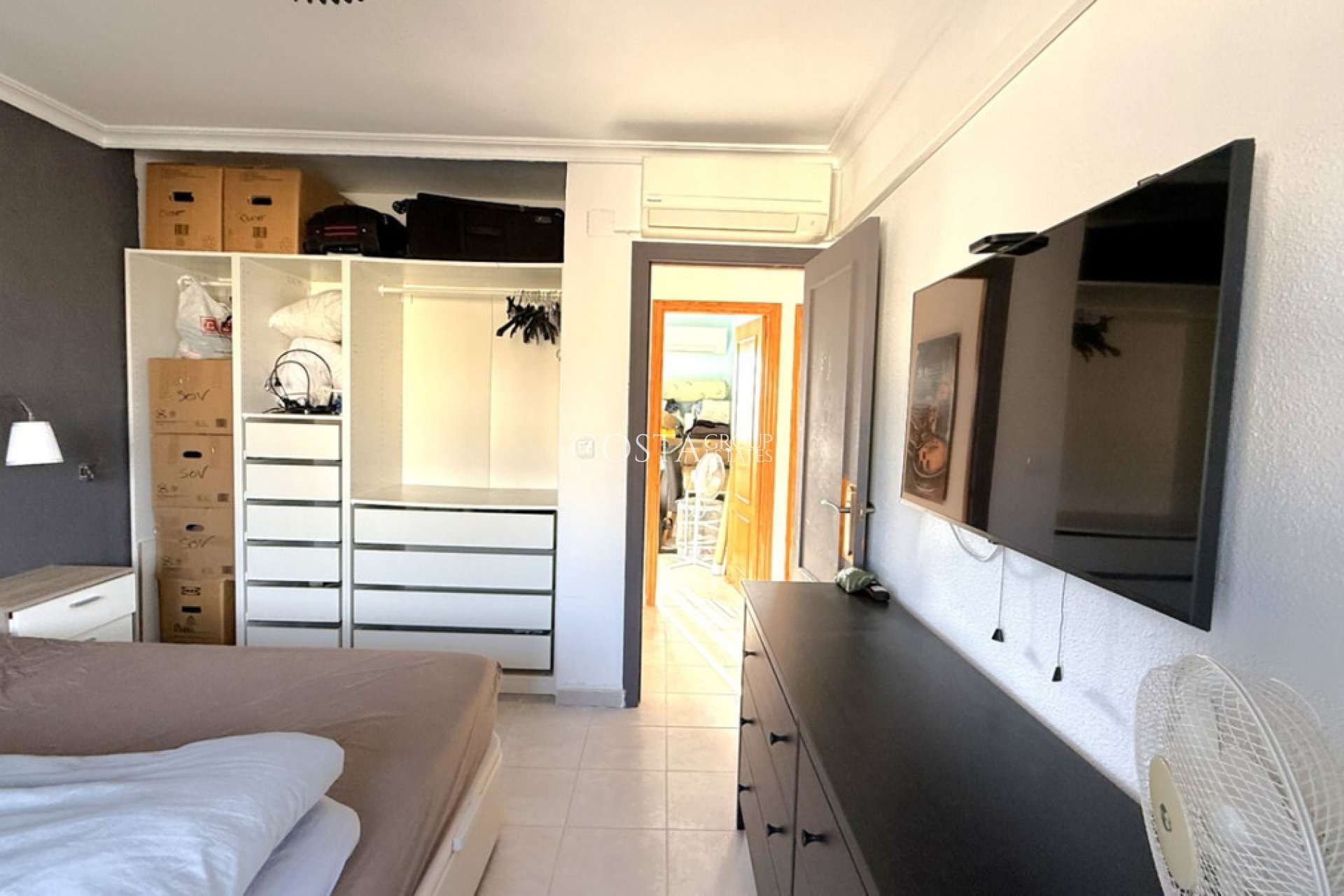 Resale - Villa -
Torrevieja