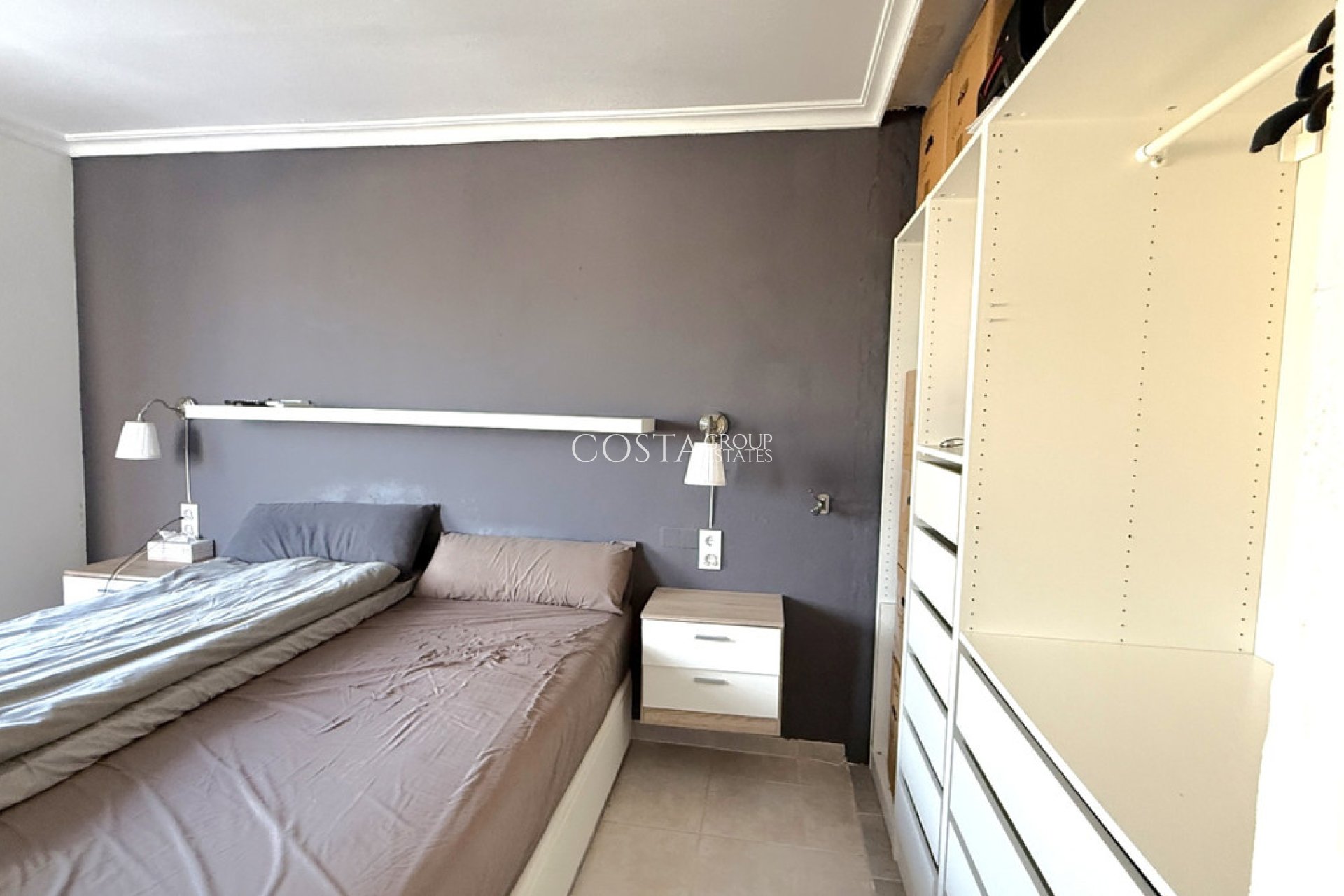 Resale - Villa -
Torrevieja