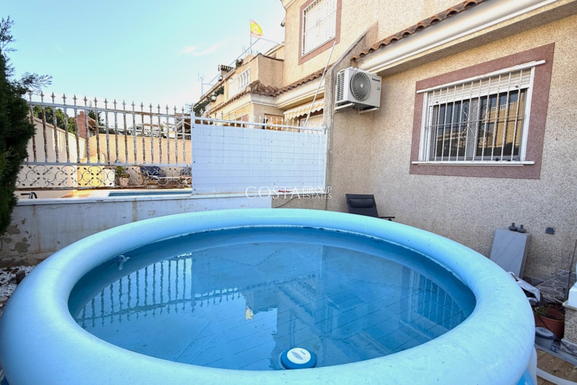 Resale - Villa -
Torrevieja