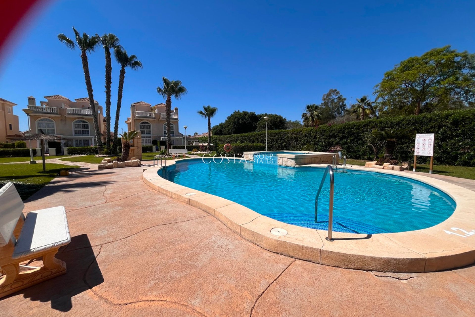 Resale - Villa -
Urbanización El Raso
