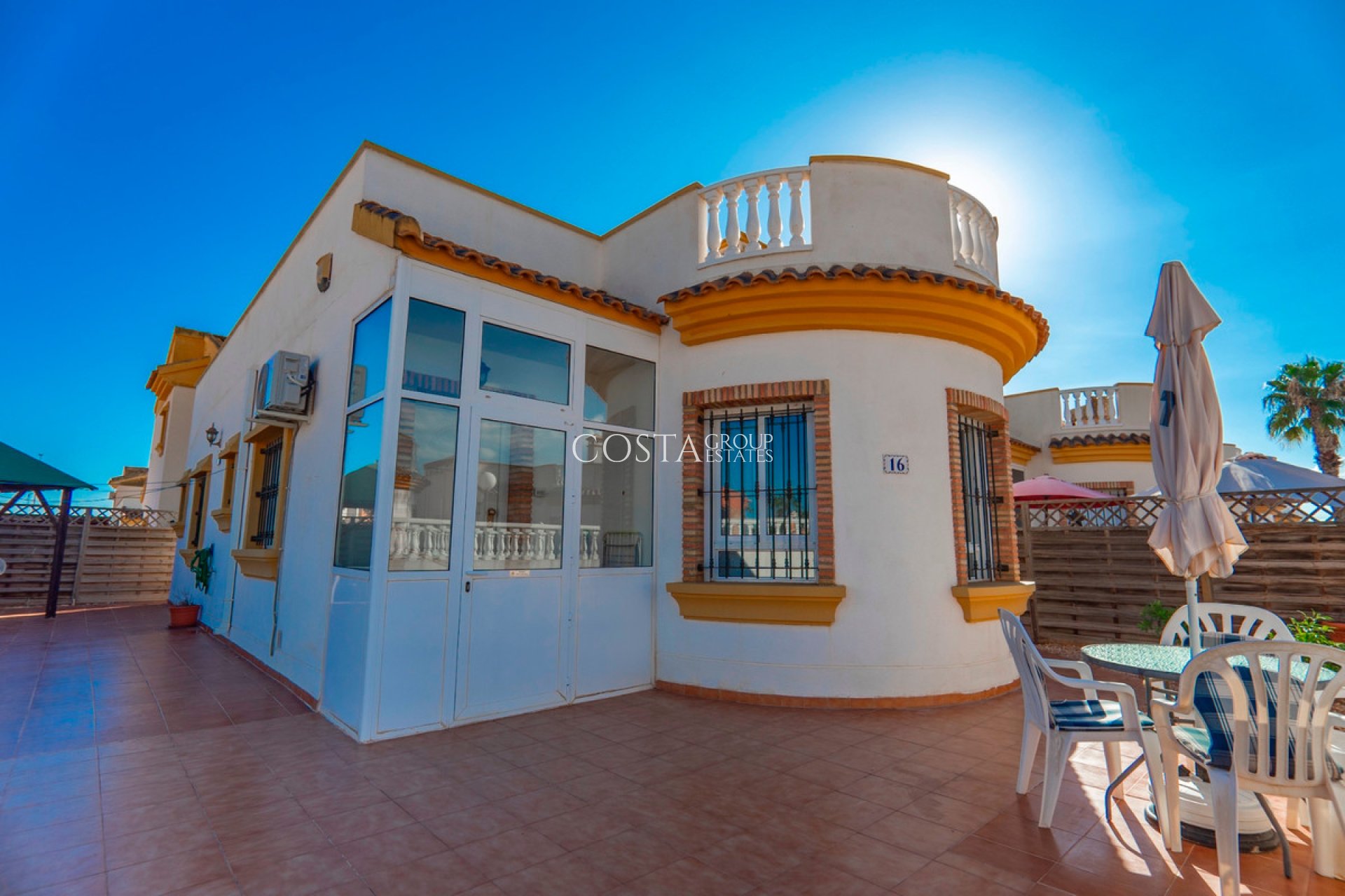 Resale - Villa -
Urbanización El Raso