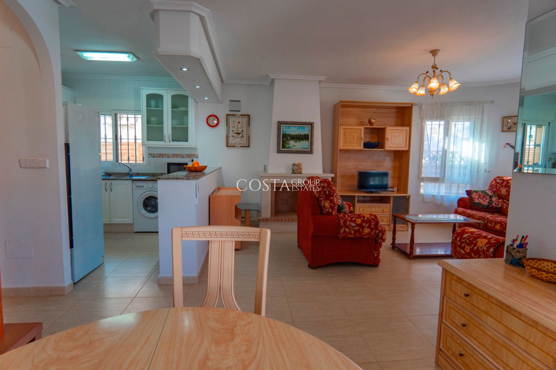 Resale - Villa -
Urbanización El Raso