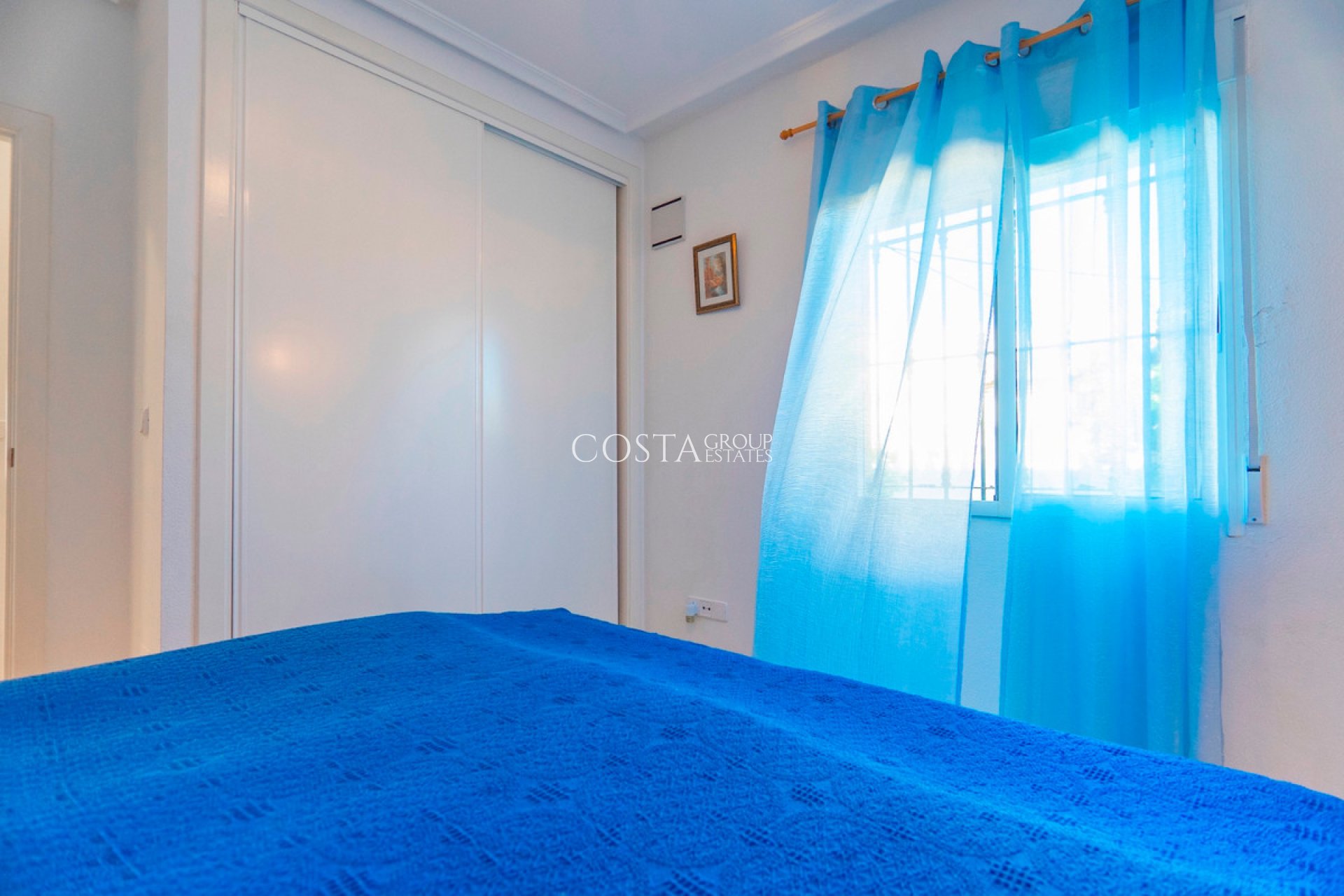 Resale - Villa -
Urbanización El Raso