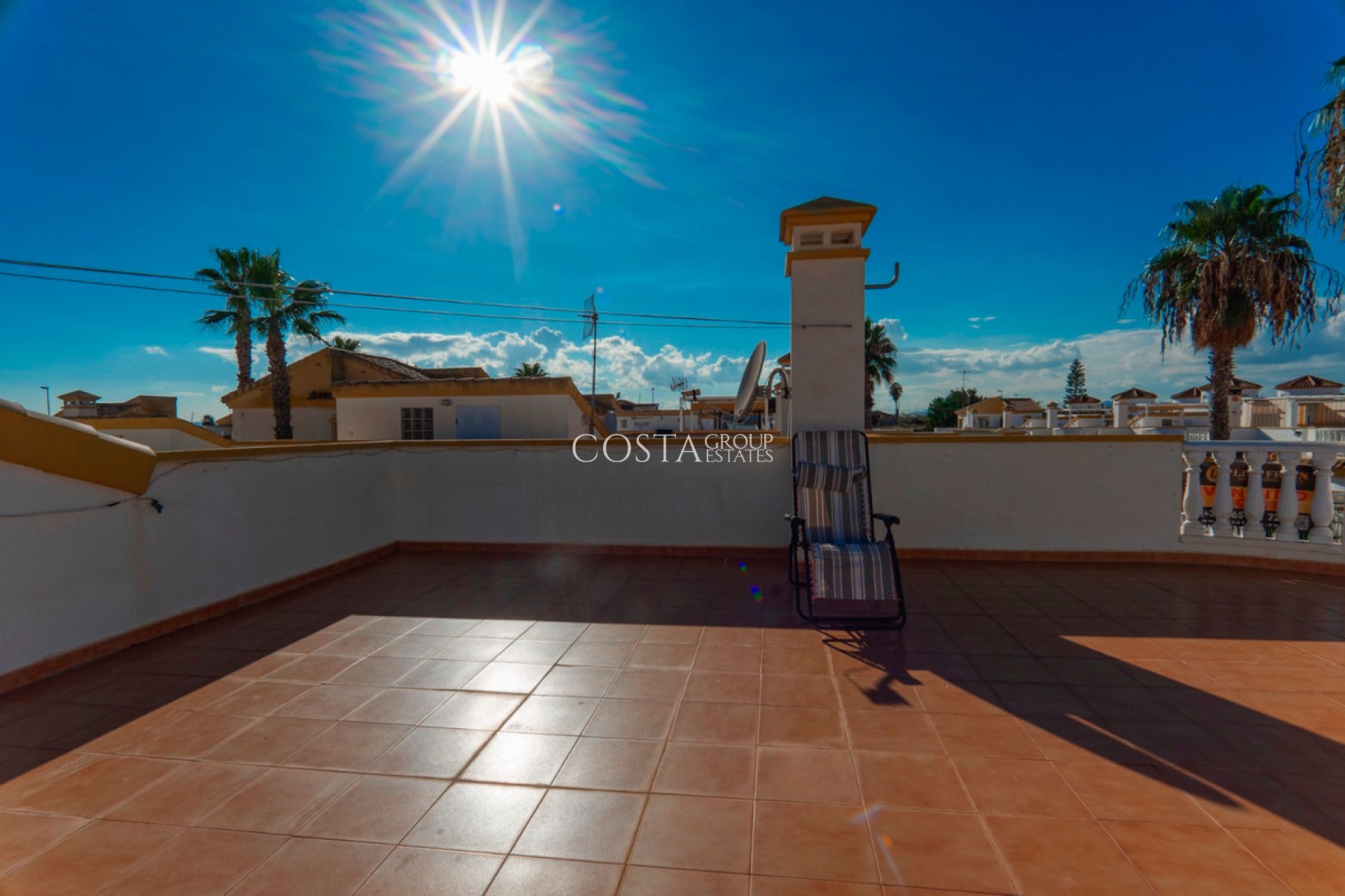 Resale - Villa -
Urbanización El Raso