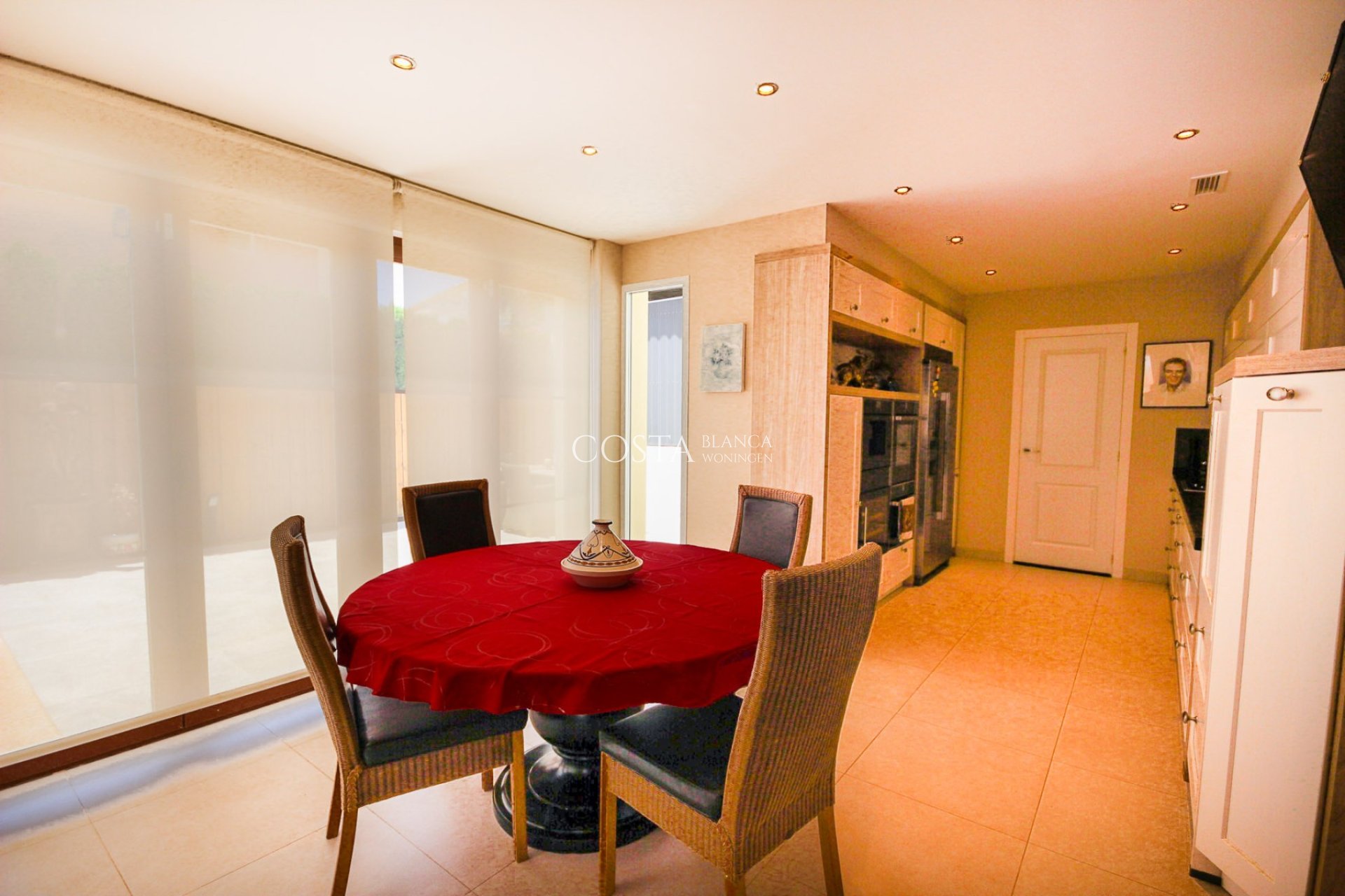 Resale - Villa -
Villajoyosa