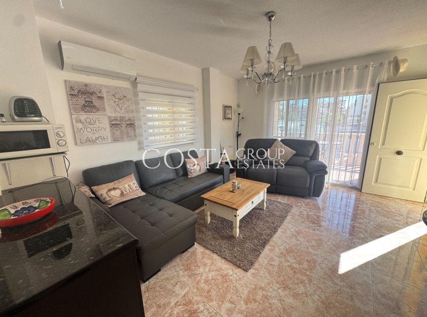 Resale - Villa -
Villamartín - Lomas del Golf