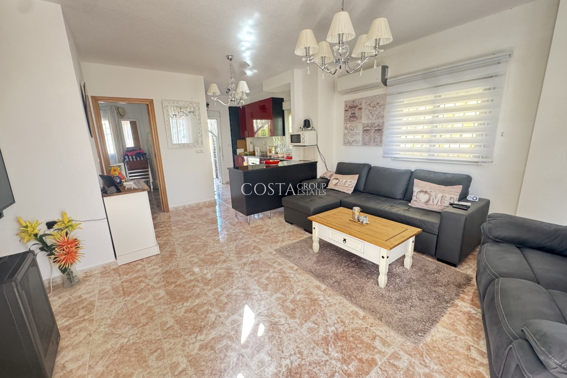 Resale - Villa -
Villamartín - Lomas del Golf
