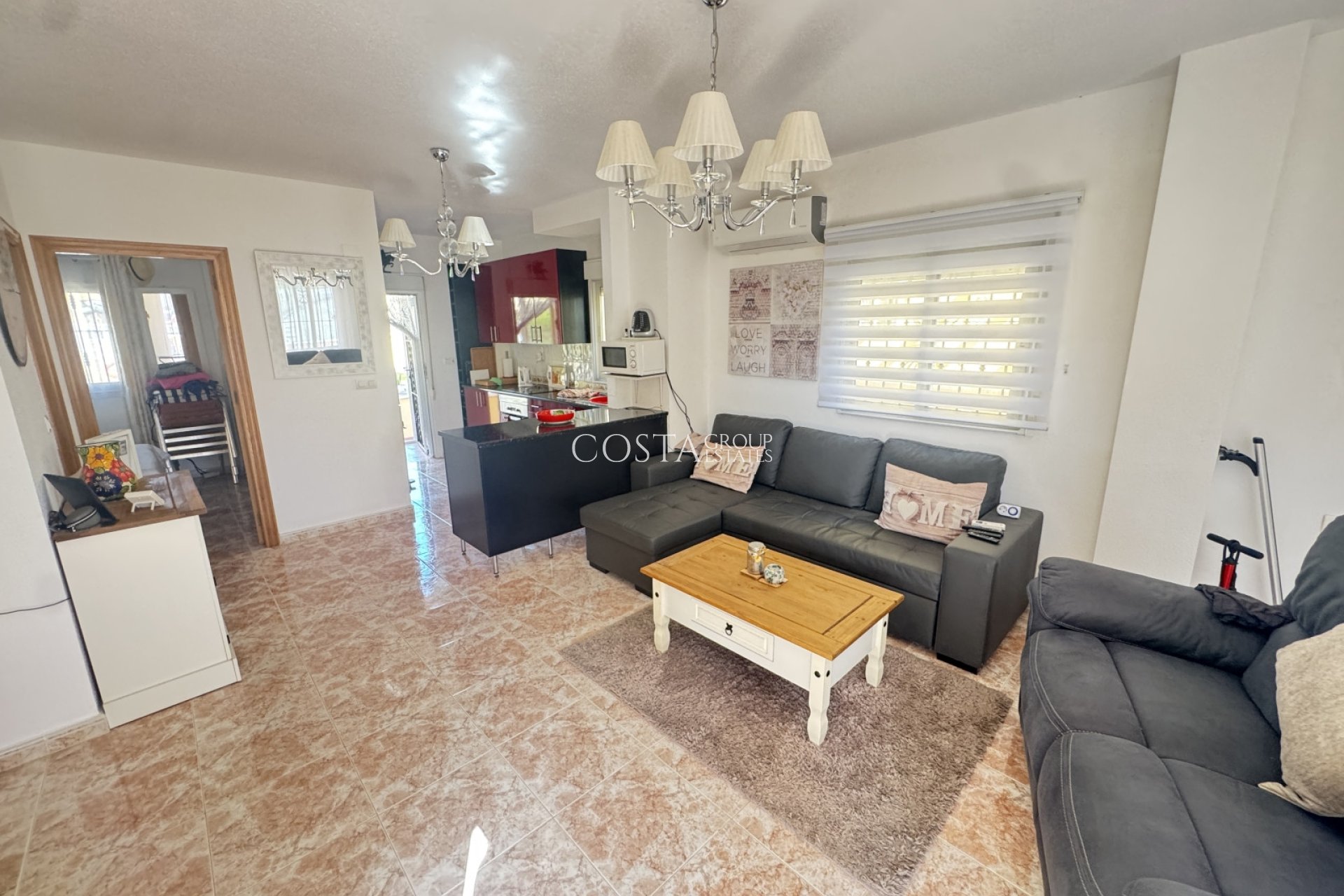 Resale - Villa -
Villamartín - Lomas del Golf