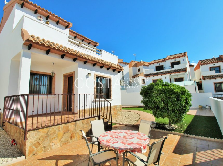 Resale - Villa -
Villamartín - PAU 8