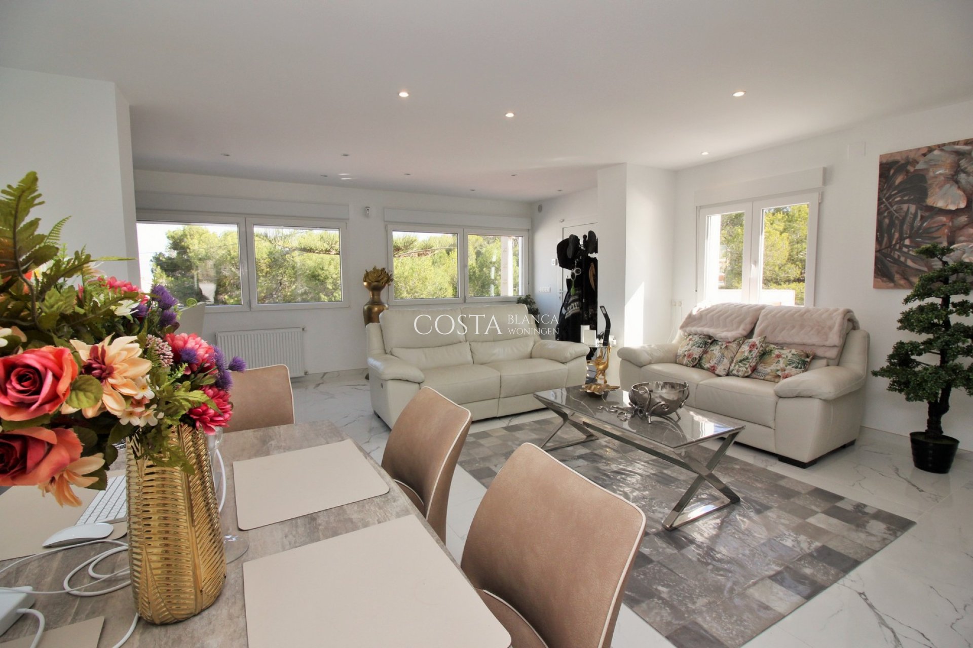 Resale - Villa -
Villamartín