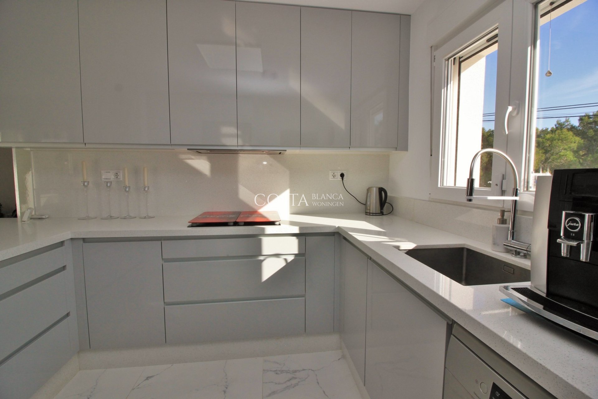 Resale - Villa -
Villamartín