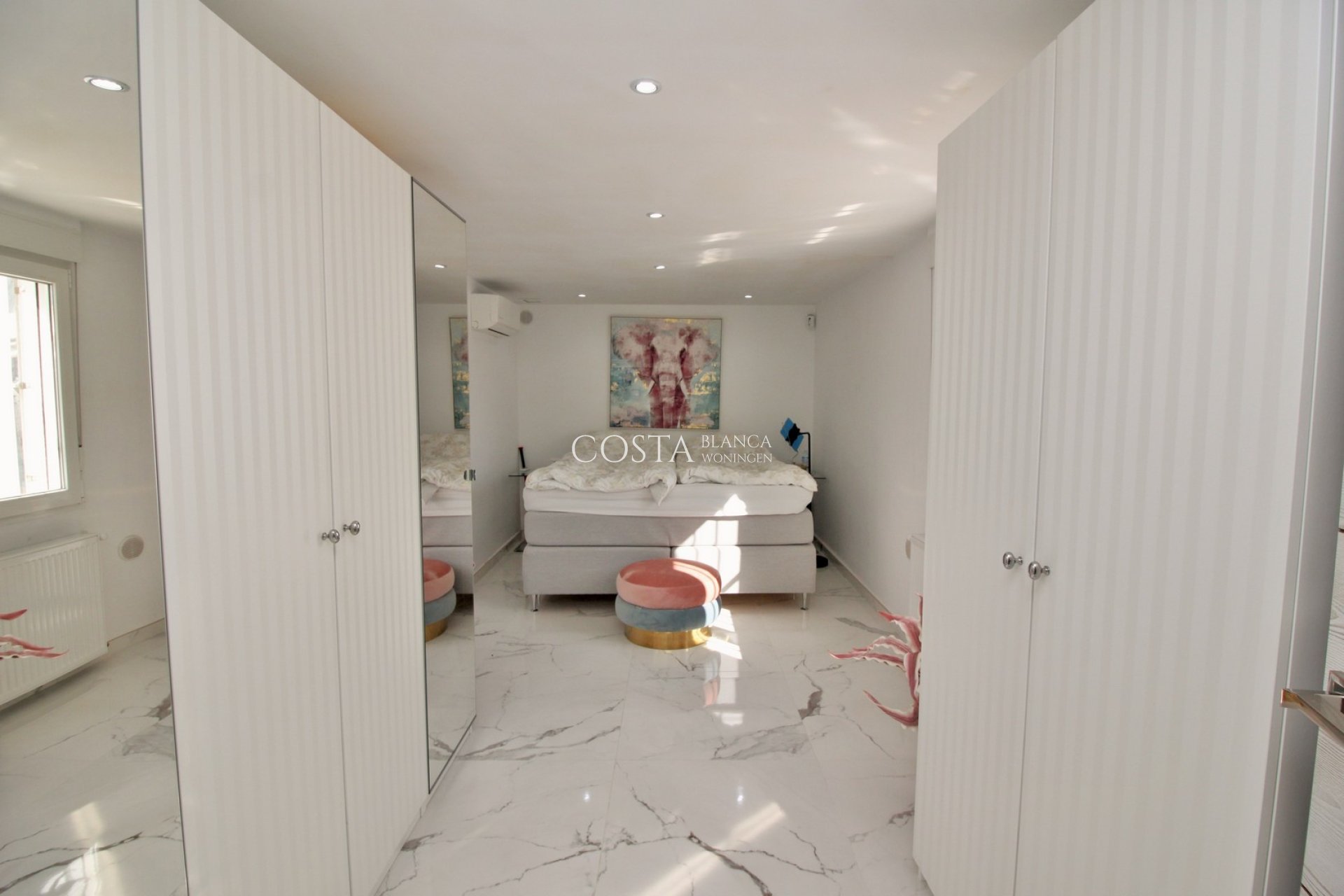Resale - Villa -
Villamartín
