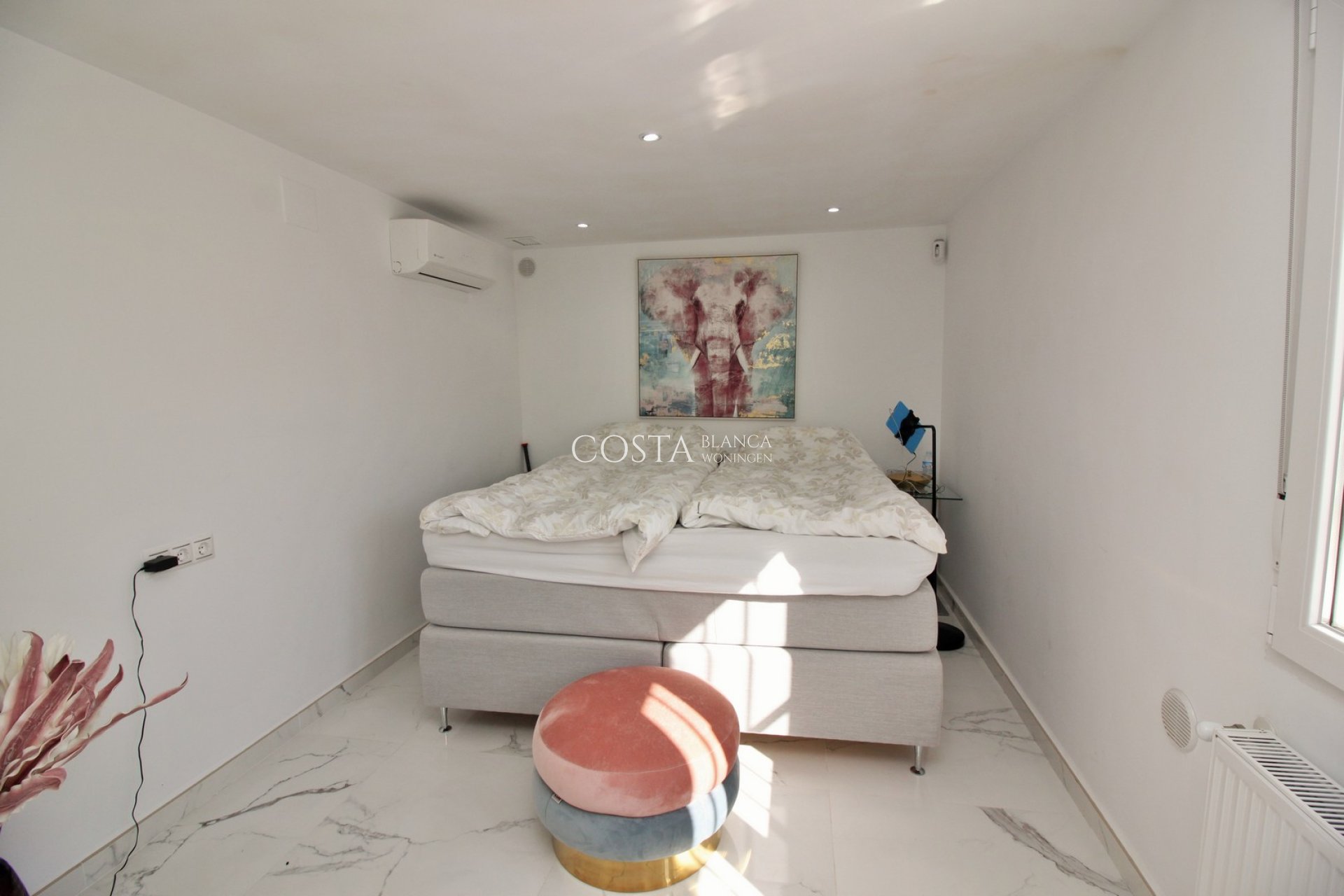 Resale - Villa -
Villamartín