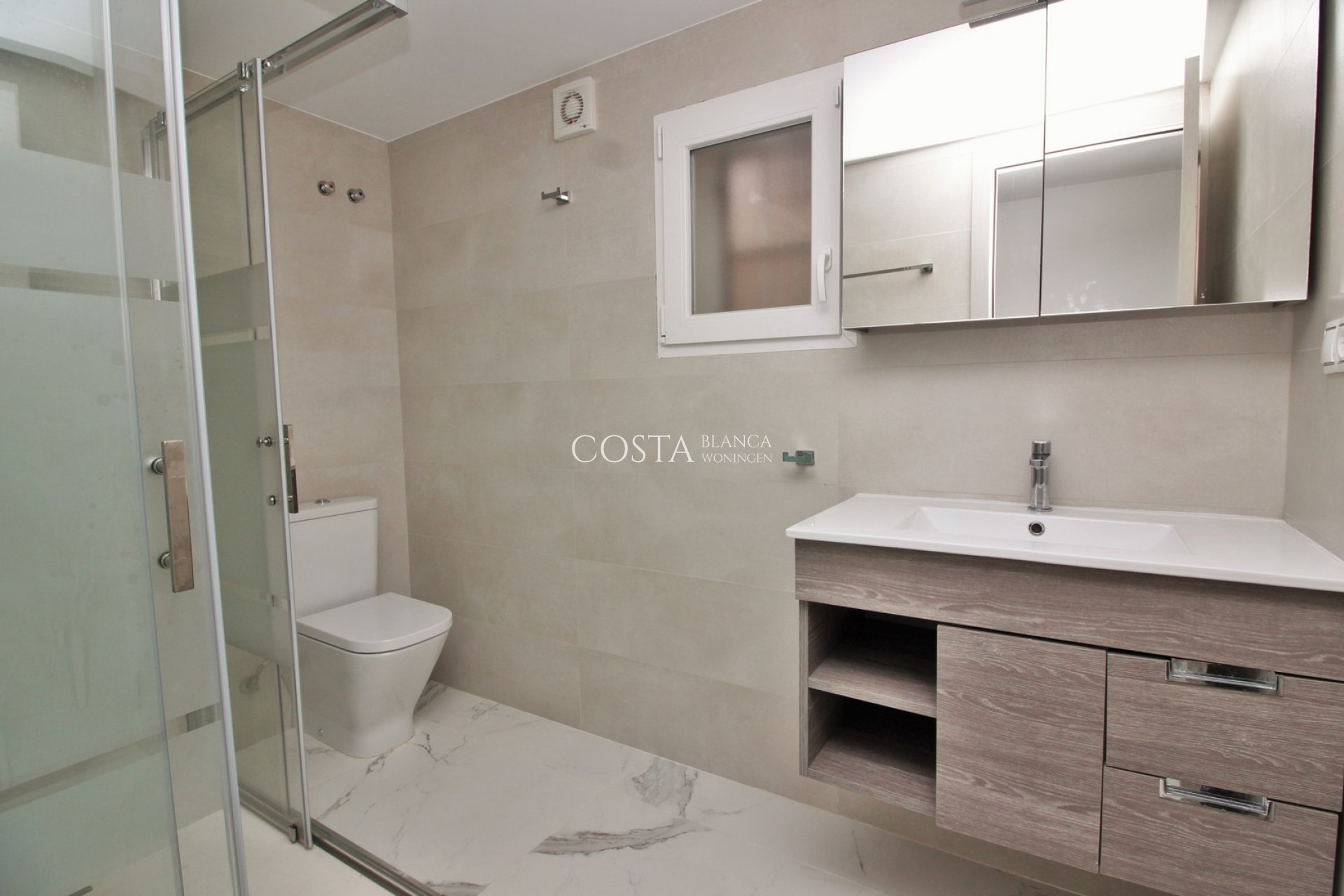 Resale - Villa -
Villamartín